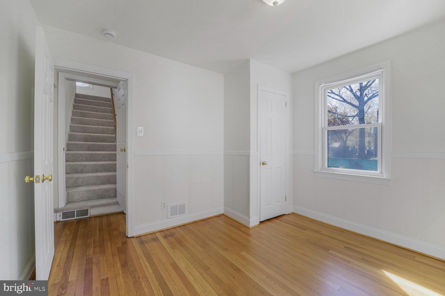 OAK SPRING - Residential