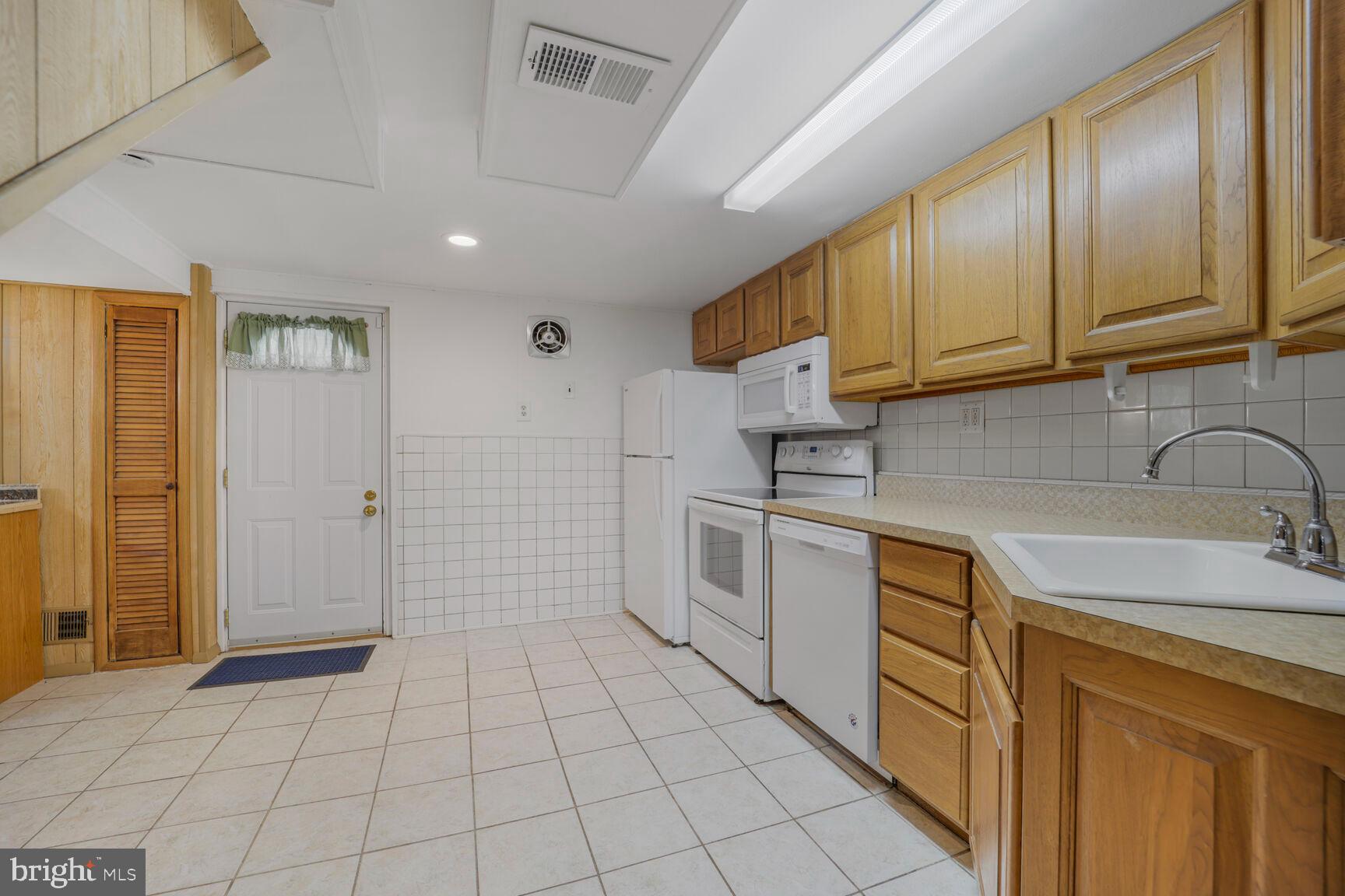 OAK SPRING - Residential