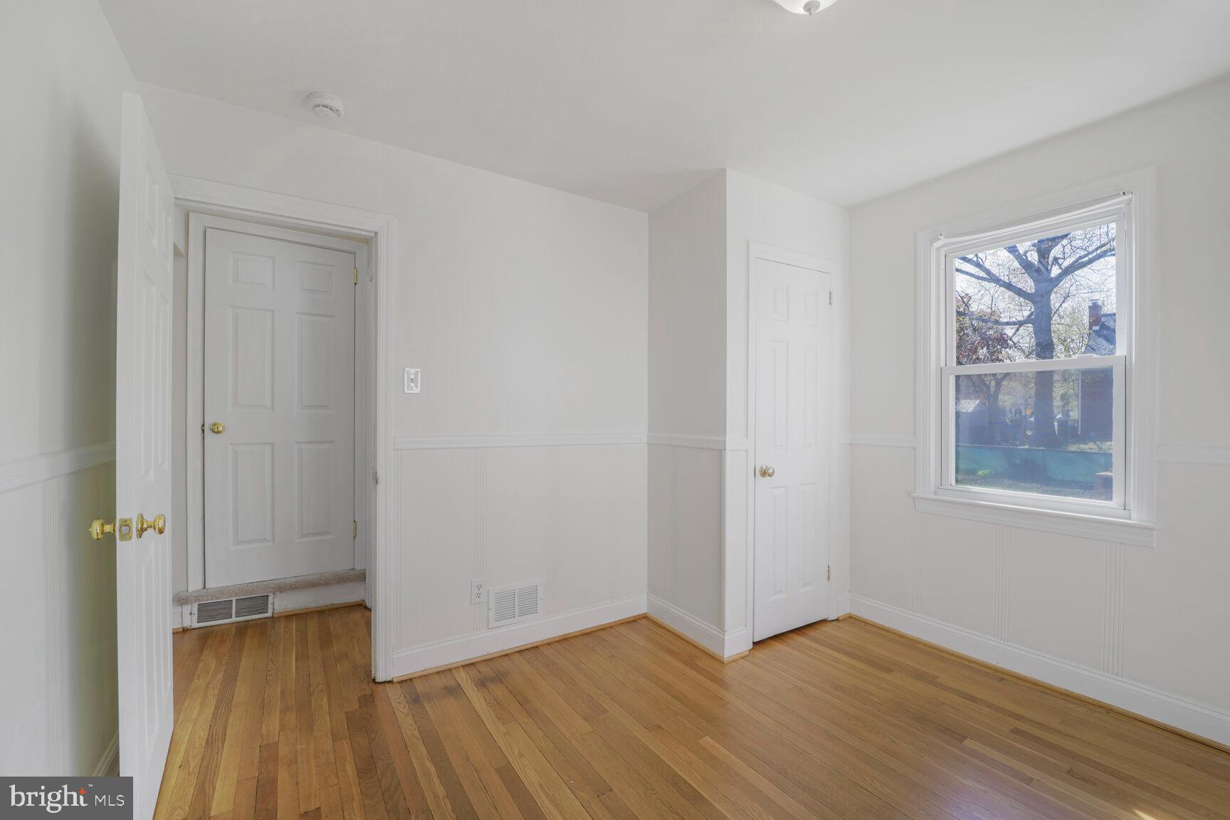 OAK SPRING - Residential