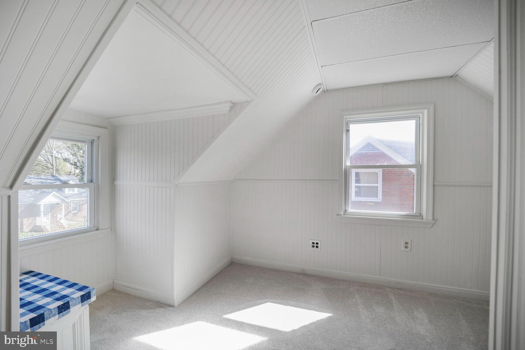 OAK SPRING - Residential