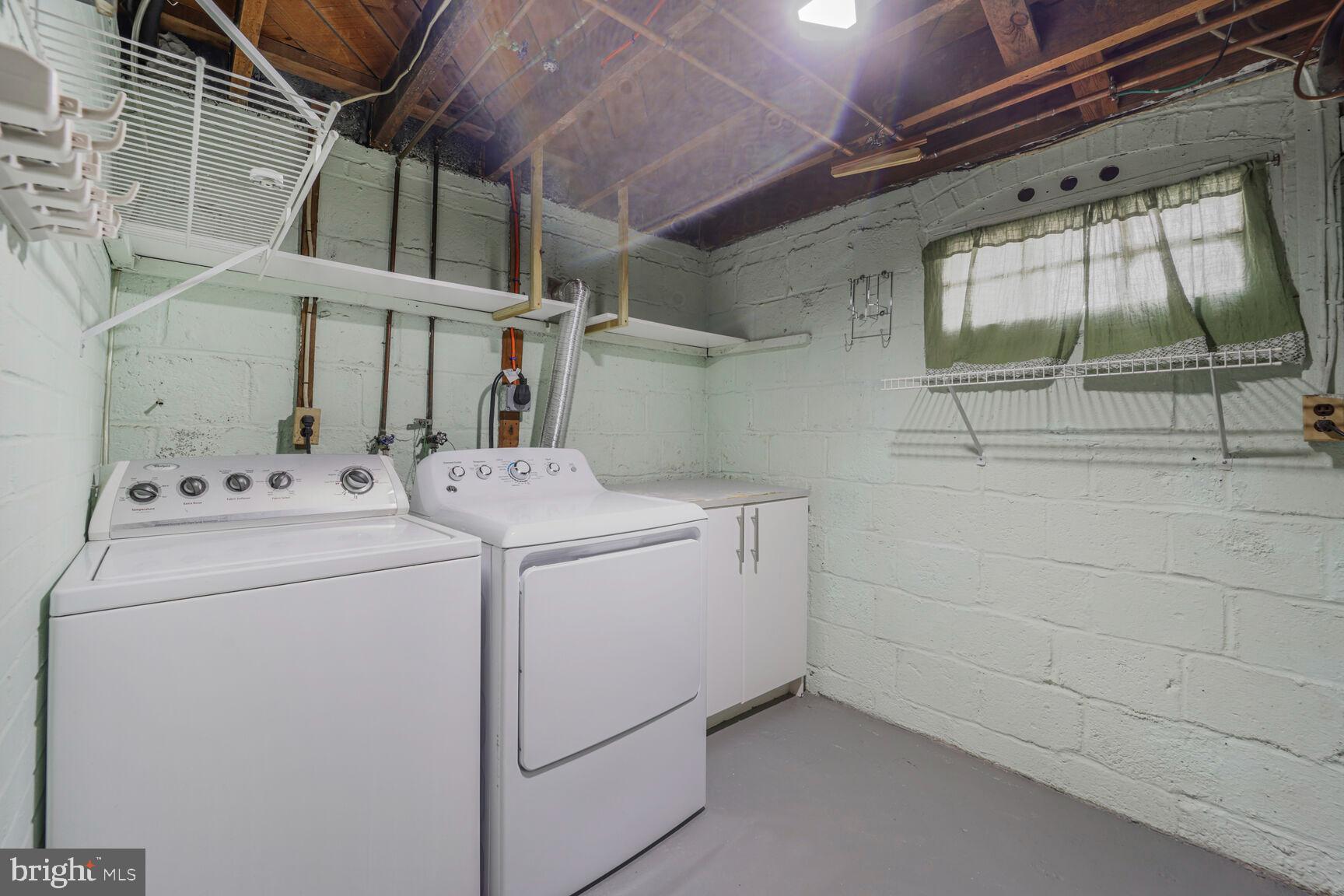 OAK SPRING - Residential