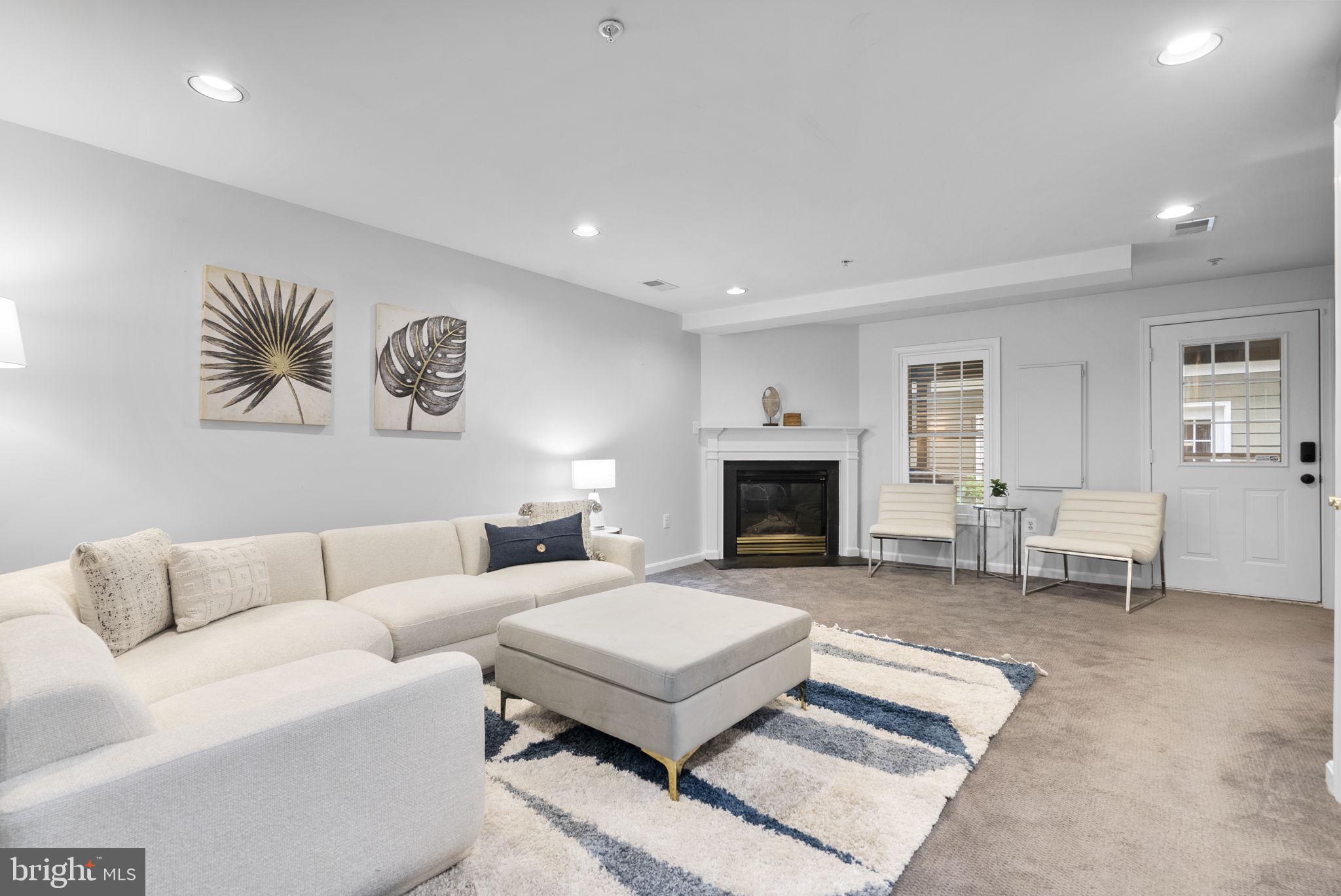 KENTLANDS MIDTOWN - Residential