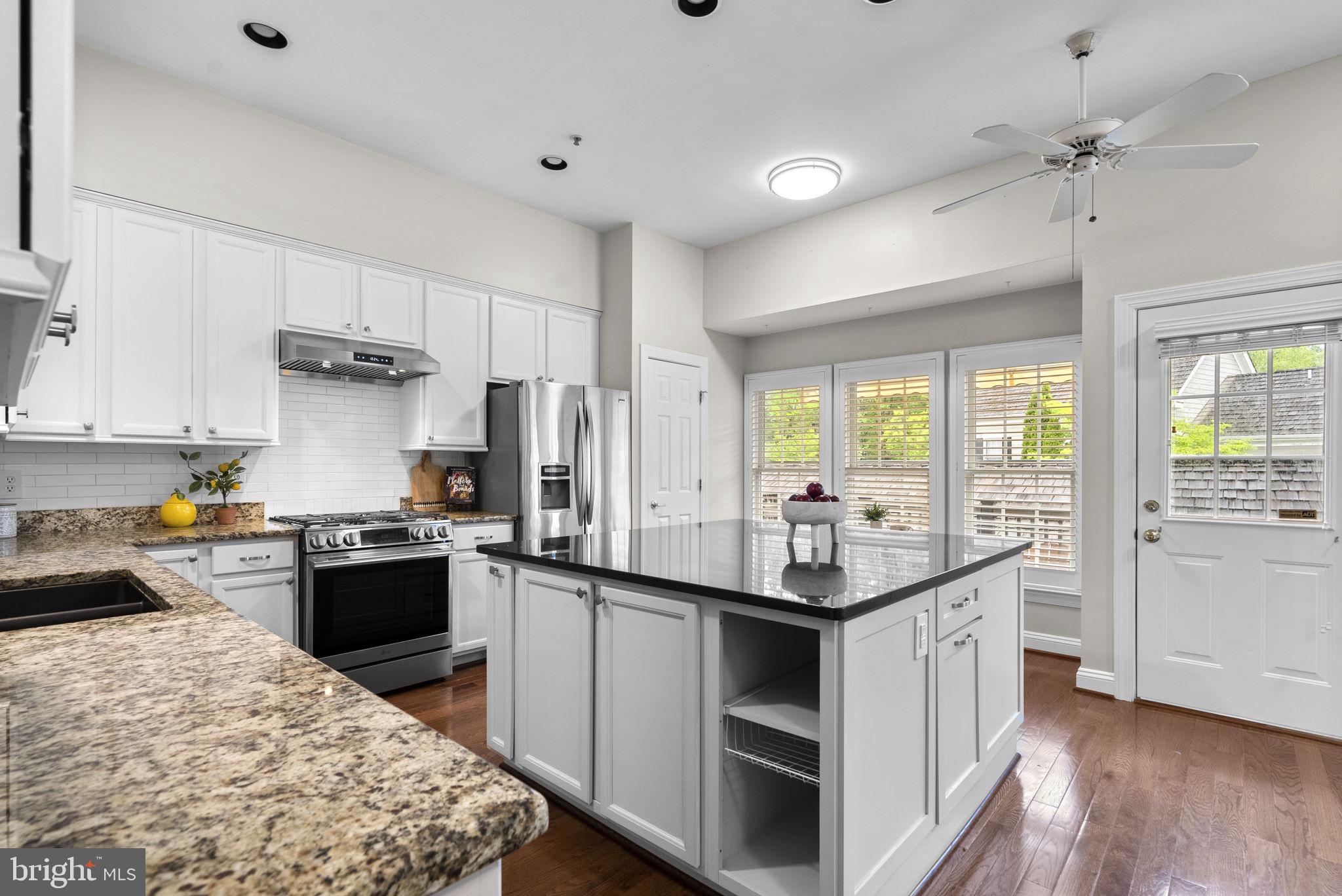 KENTLANDS MIDTOWN - Residential