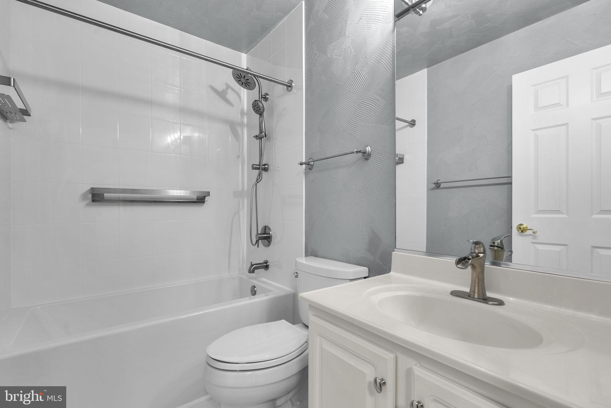 KENTLANDS MIDTOWN - Residential
