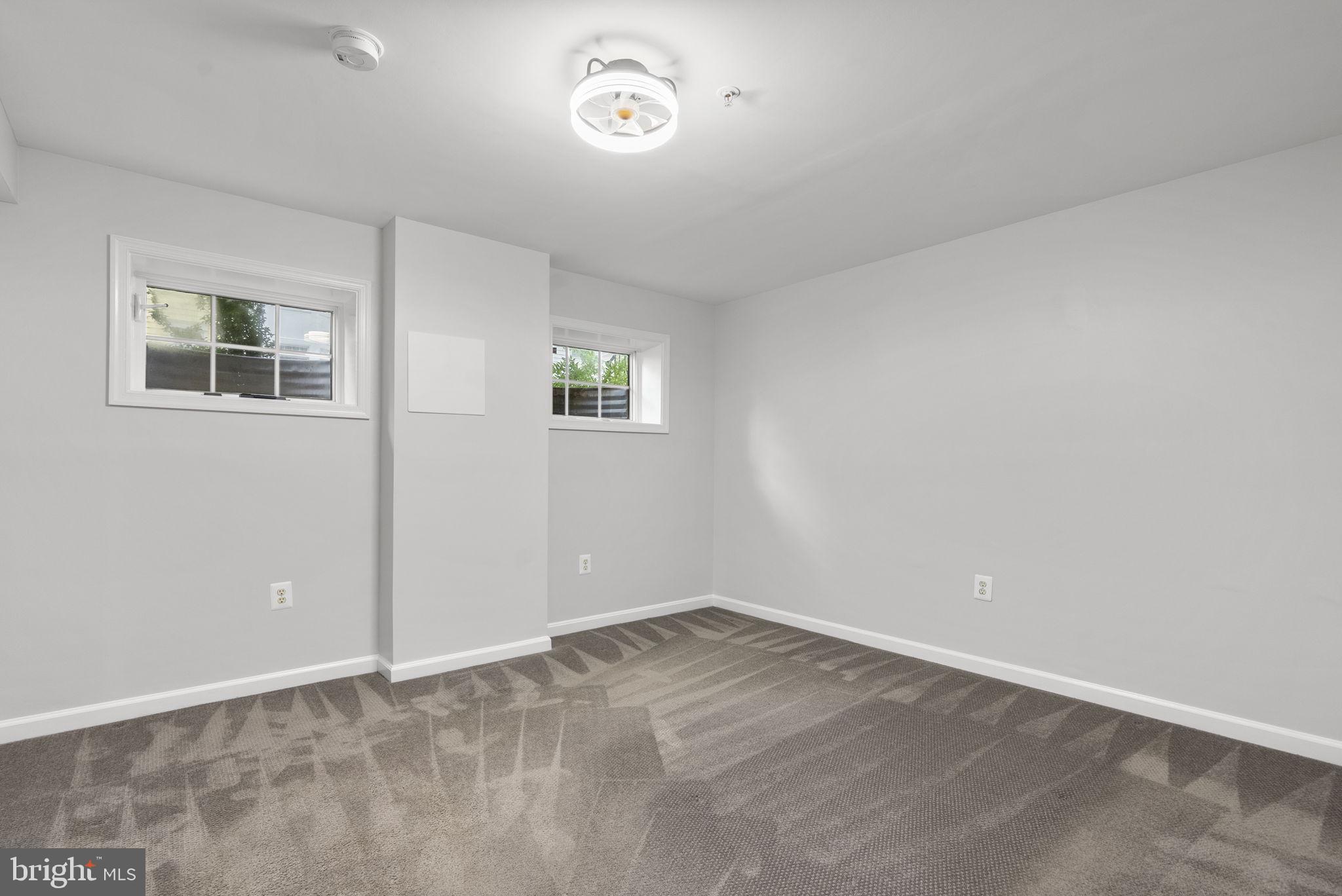 KENTLANDS MIDTOWN - Residential