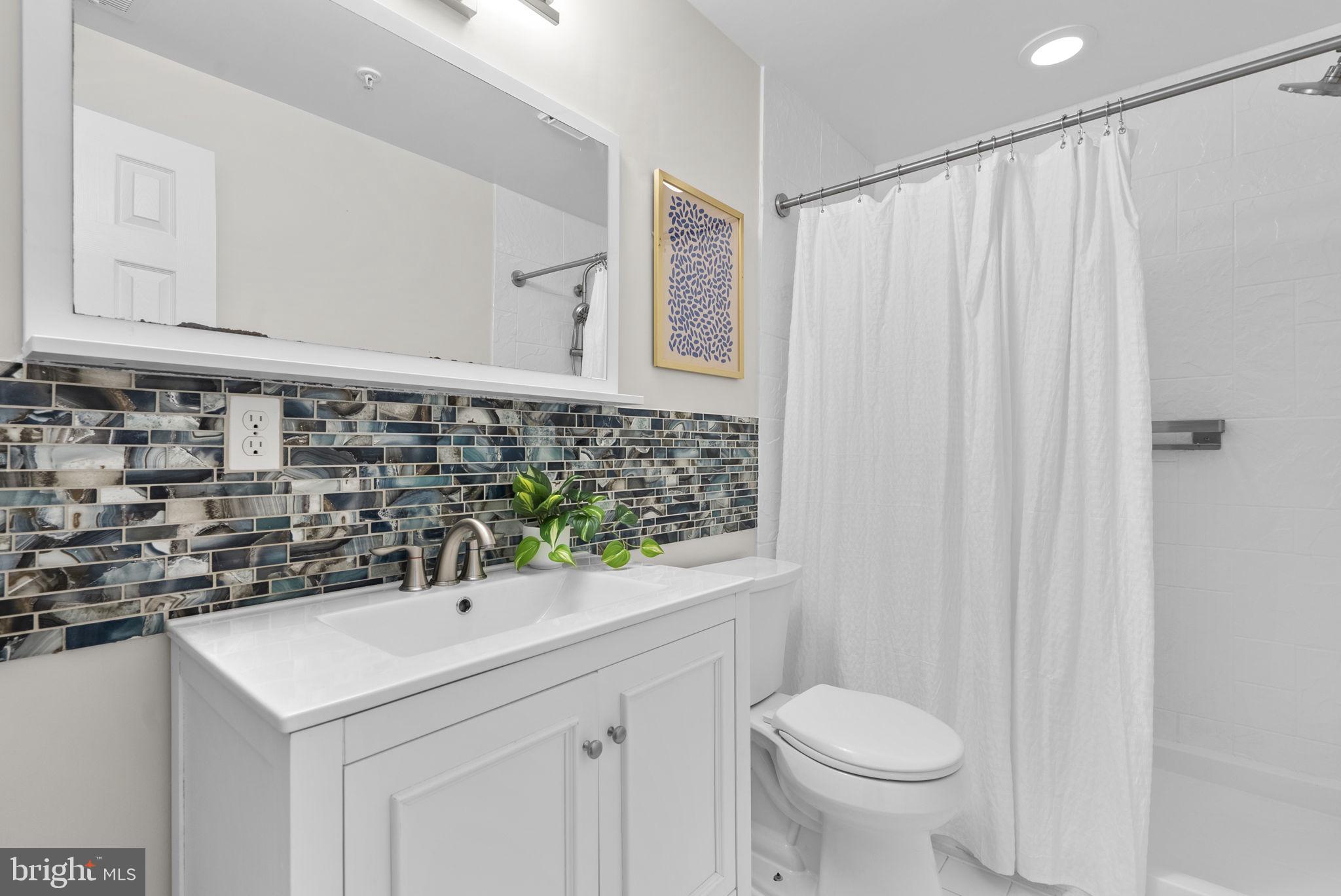 KENTLANDS MIDTOWN - Residential