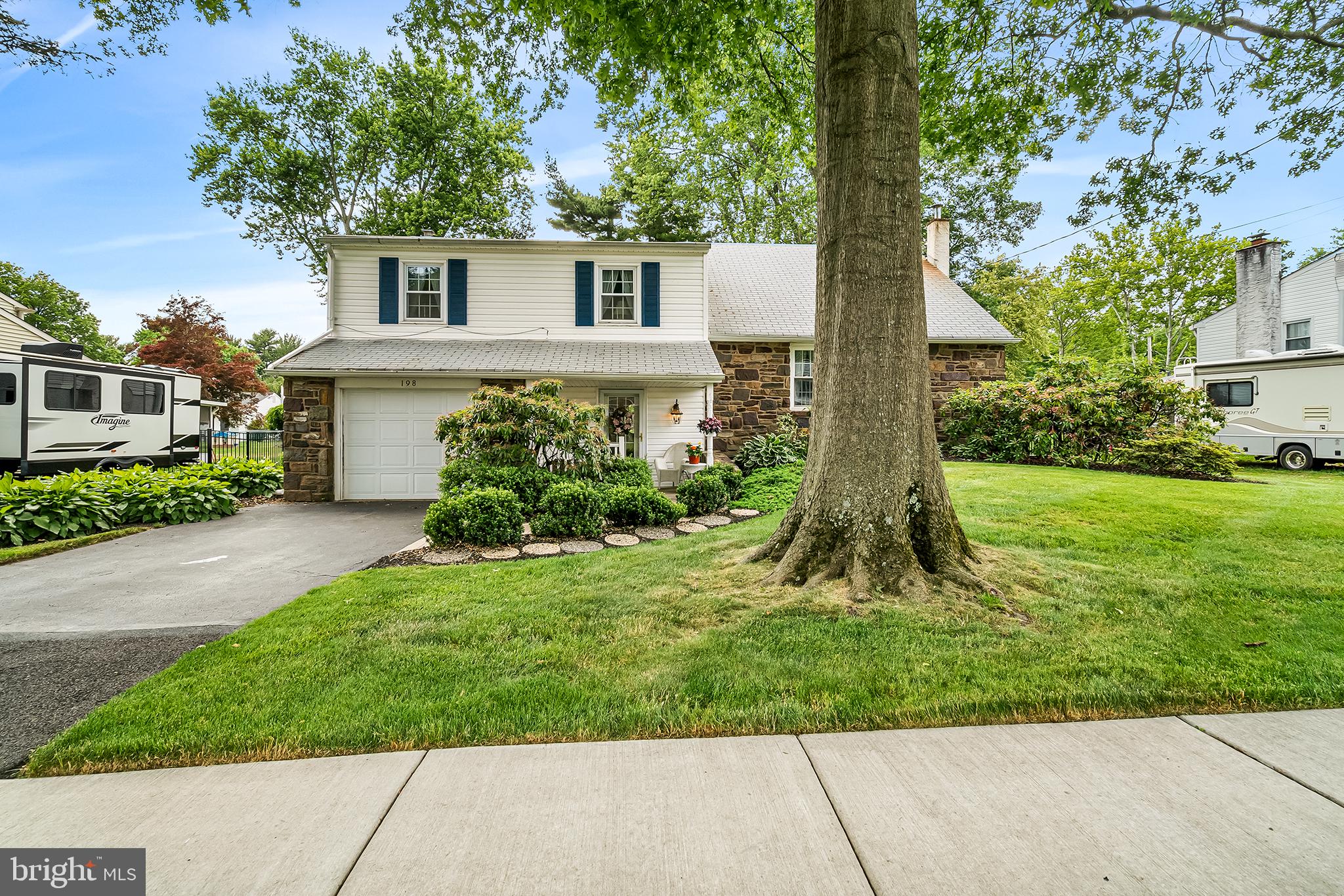 HEDGEROW WOODS - Residential