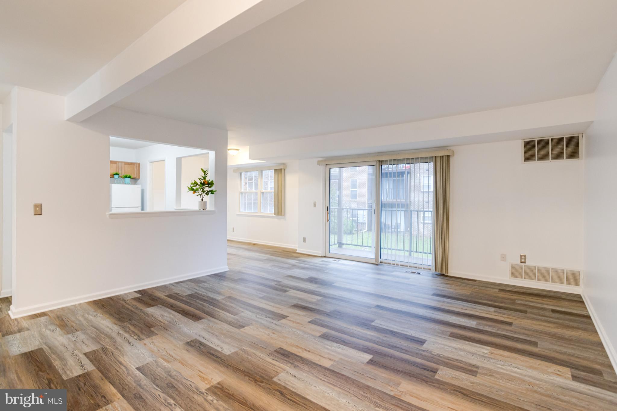 HICKORY HILLS CONDOMINIUMS - Residential Lease