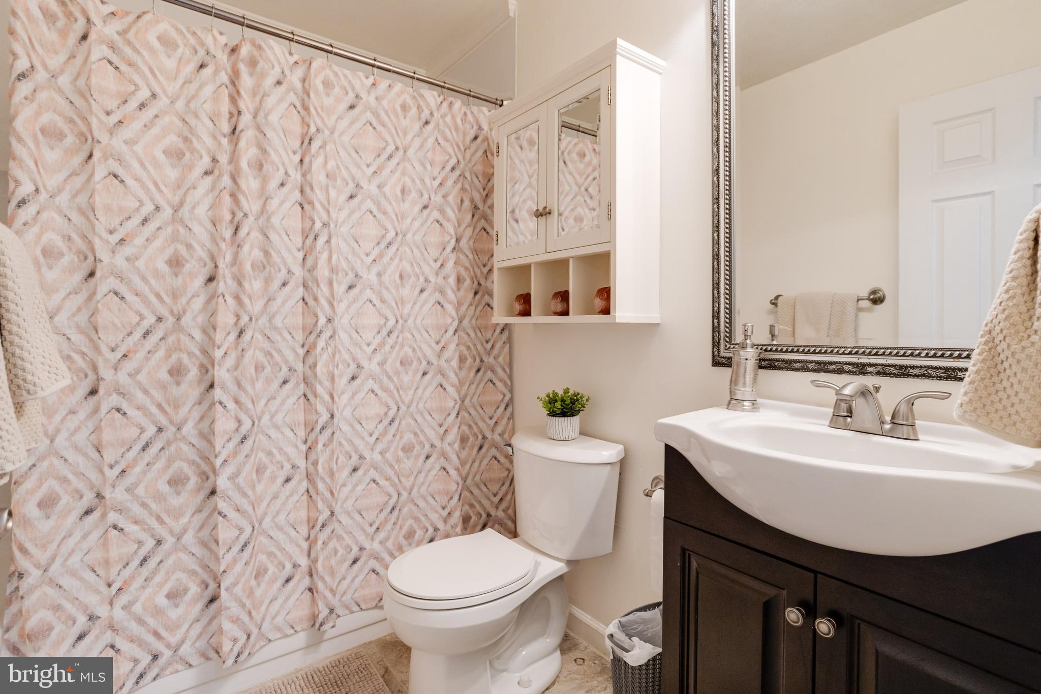 HICKORY HILLS CONDOMINIUMS - Residential Lease