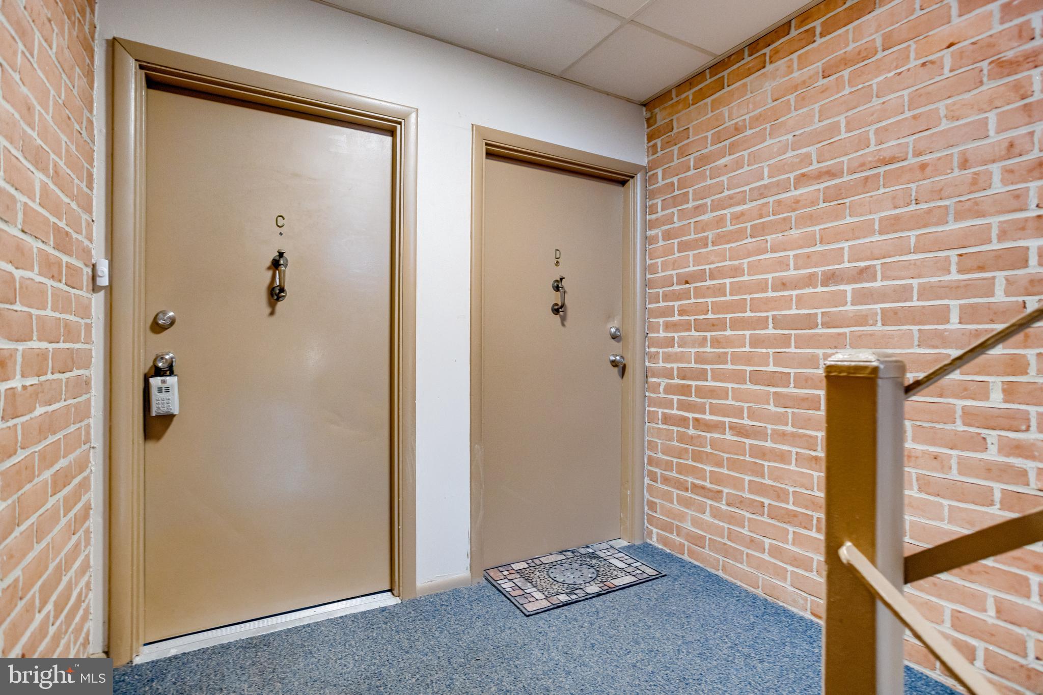 HICKORY HILLS CONDOMINIUMS - Residential Lease