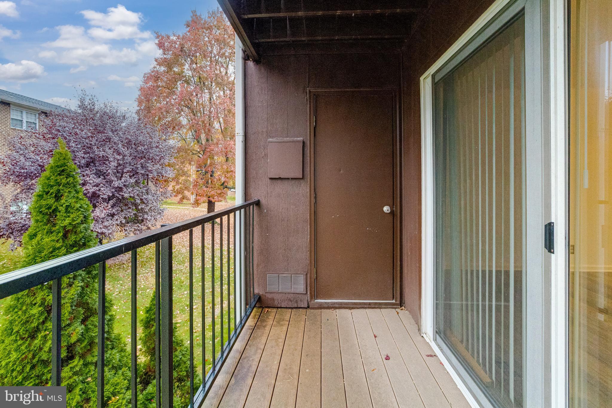 HICKORY HILLS CONDOMINIUMS - Residential Lease