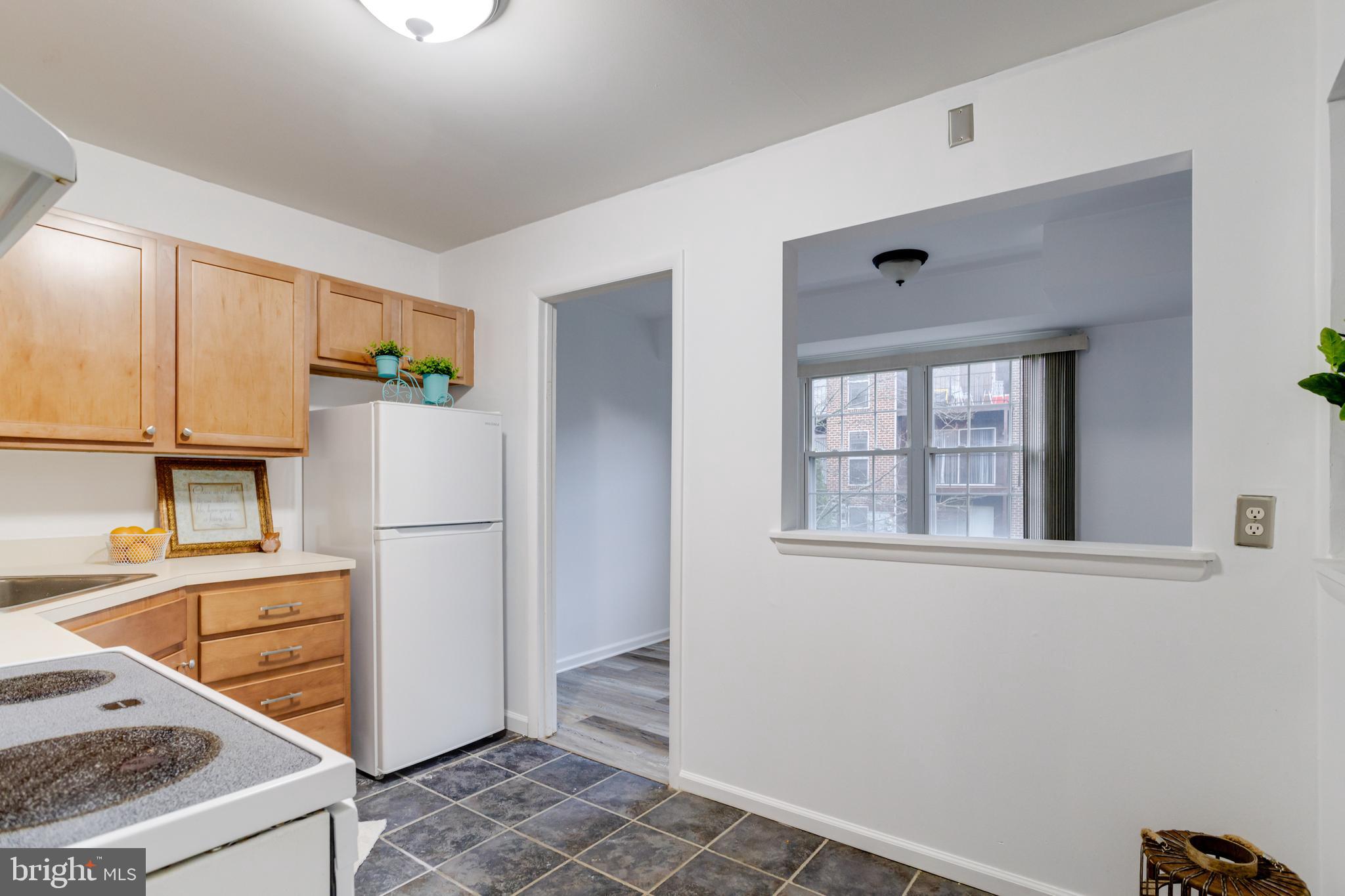 HICKORY HILLS CONDOMINIUMS - Residential Lease