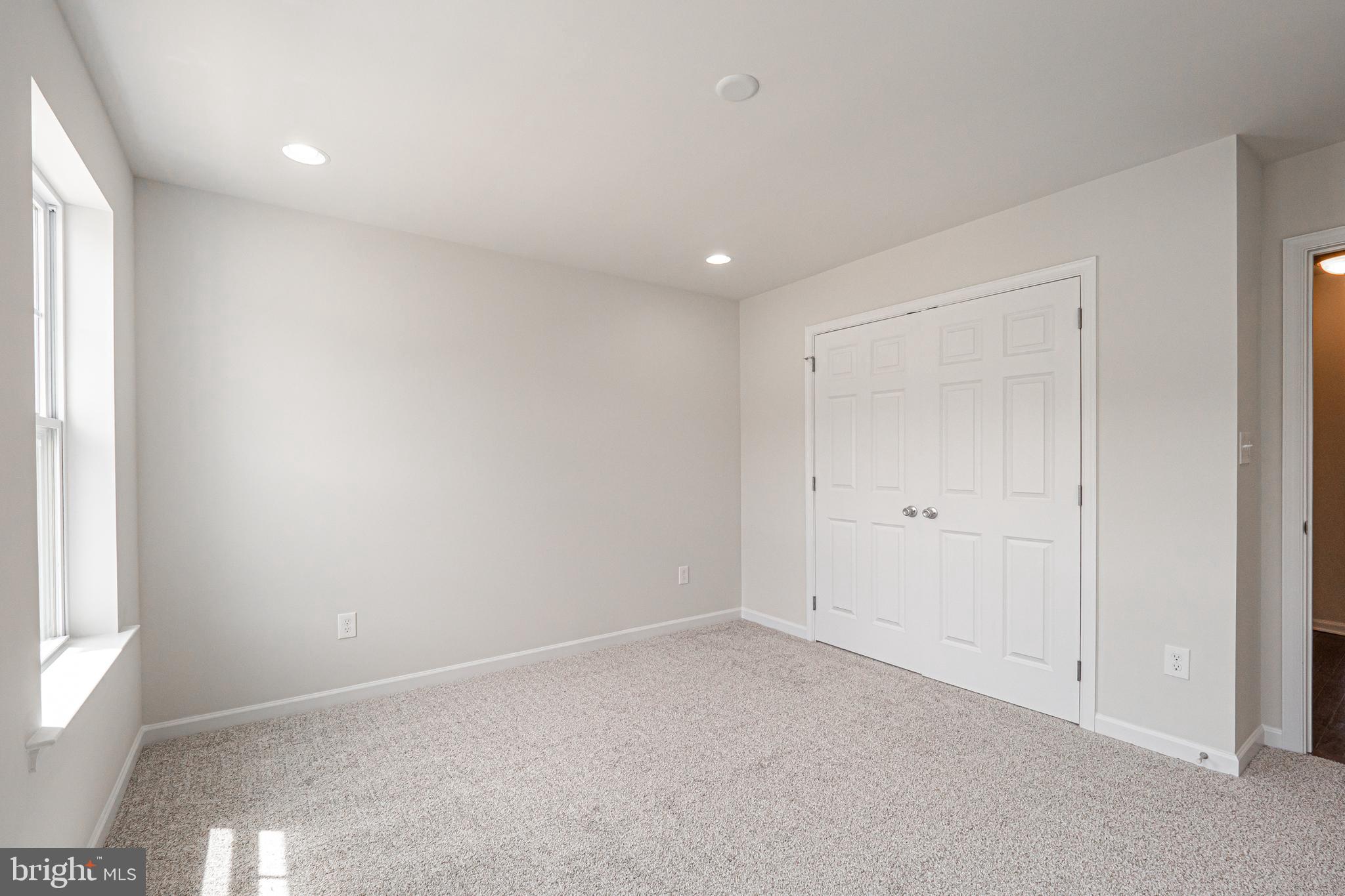 EAST VILLAGE - Residential