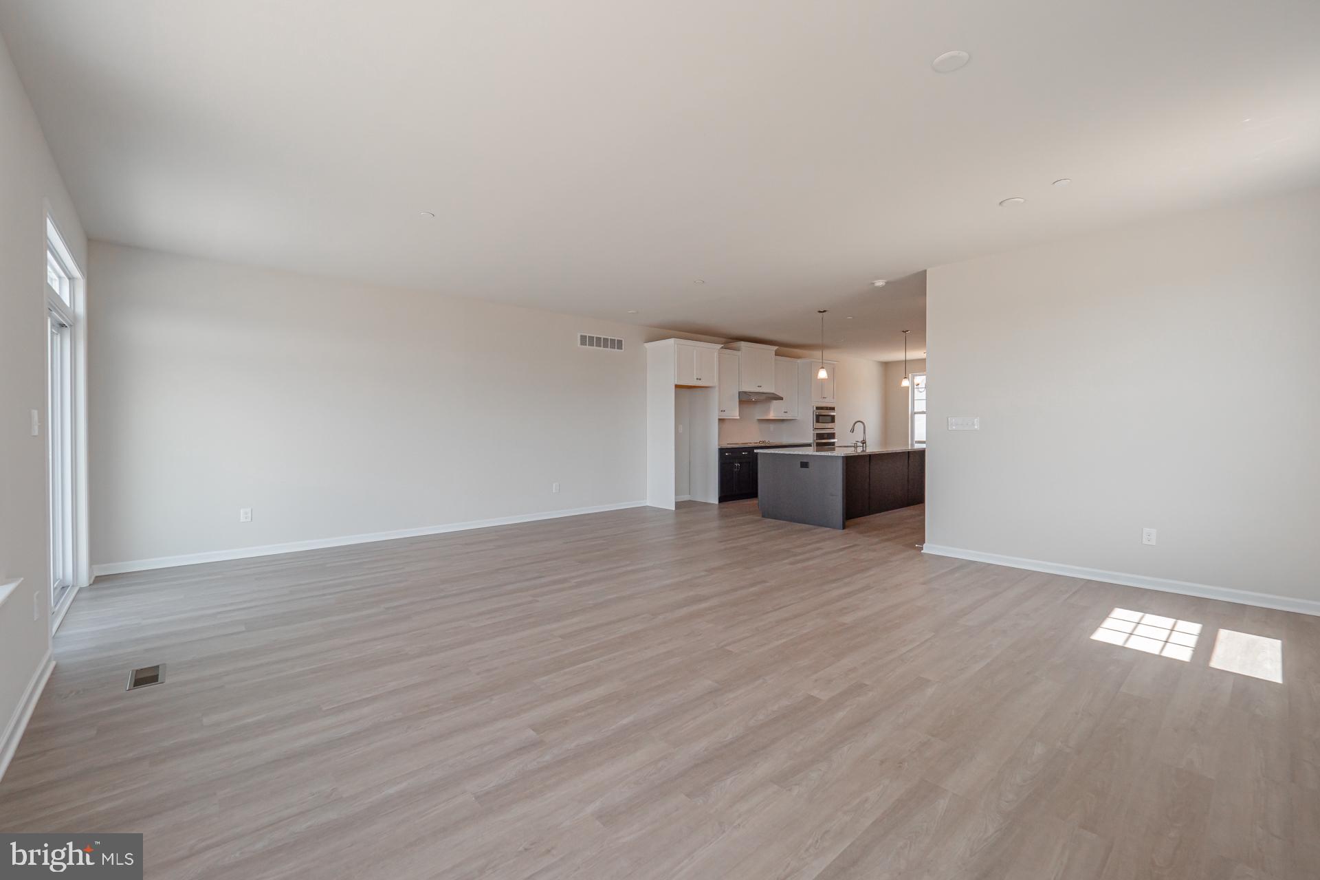 EAST VILLAGE - Residential