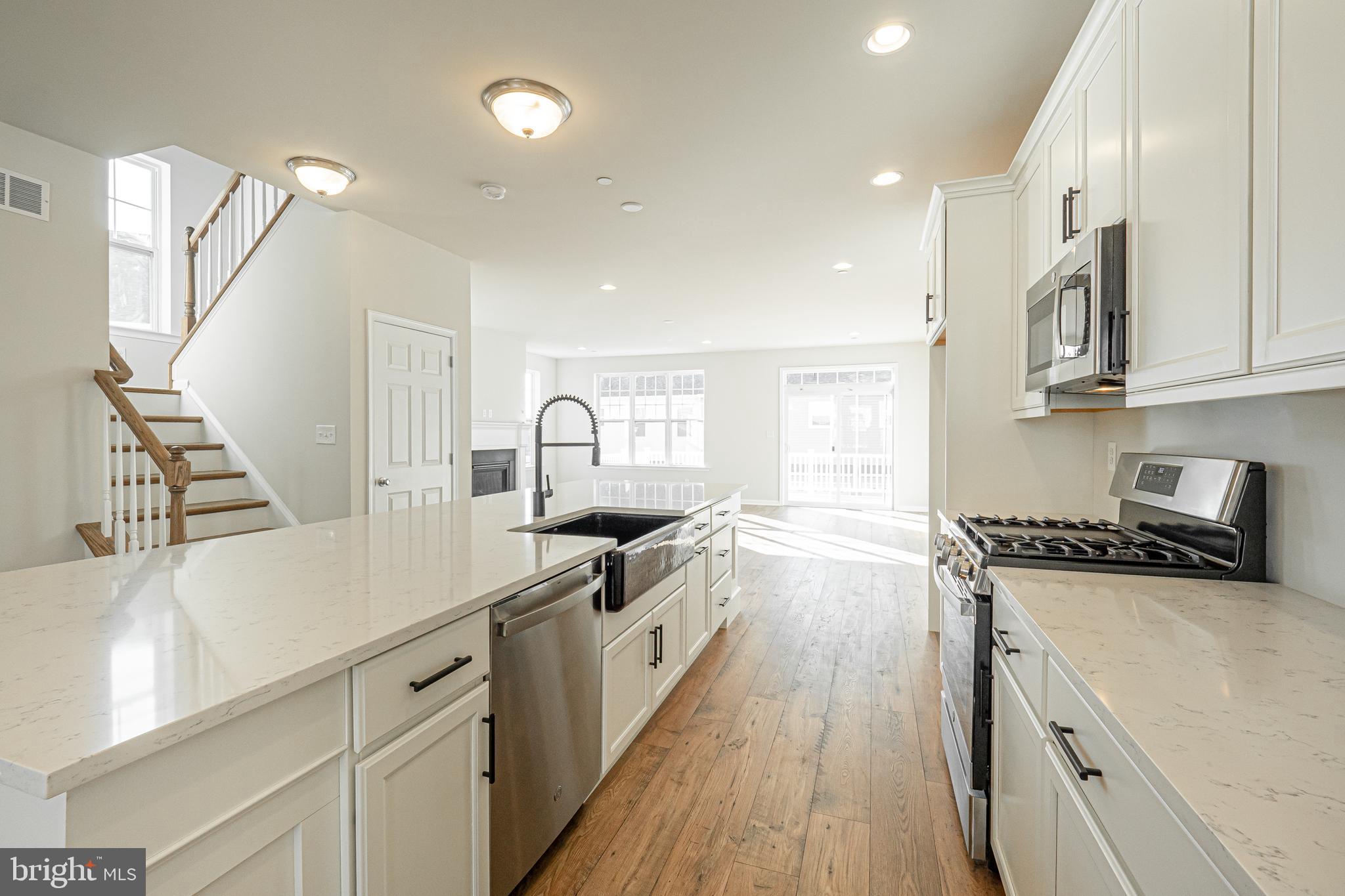 EAST VILLAGE - Residential