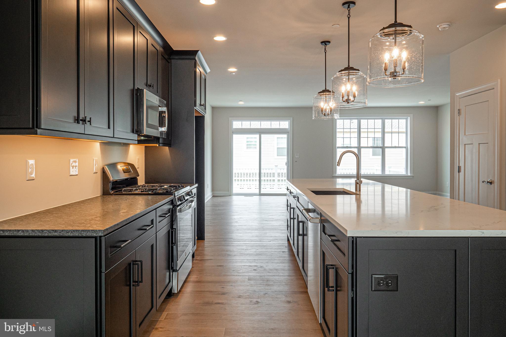 EAST VILLAGE - Residential