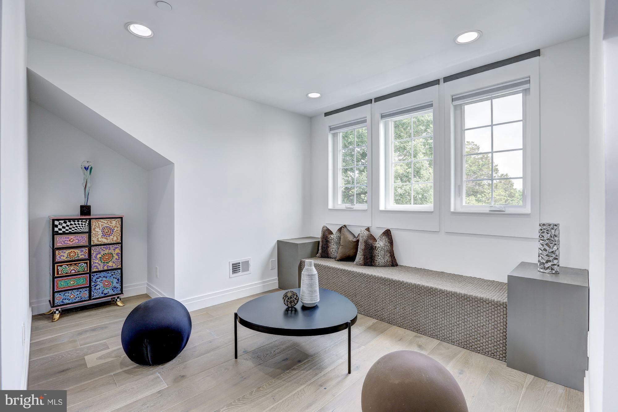 GREENACRES - Residential