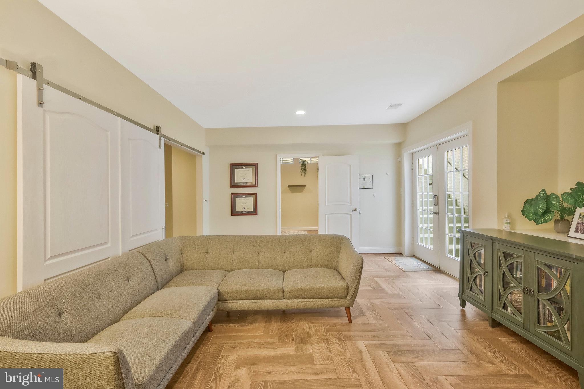 SUNNY VIEW - Residential