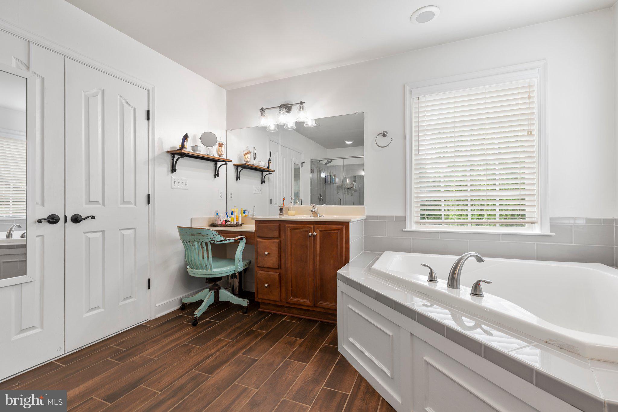 CLAIBORNE MANOR - Residential