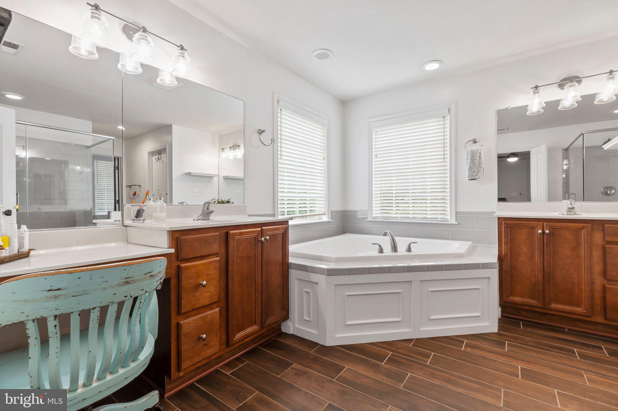 CLAIBORNE MANOR - Residential