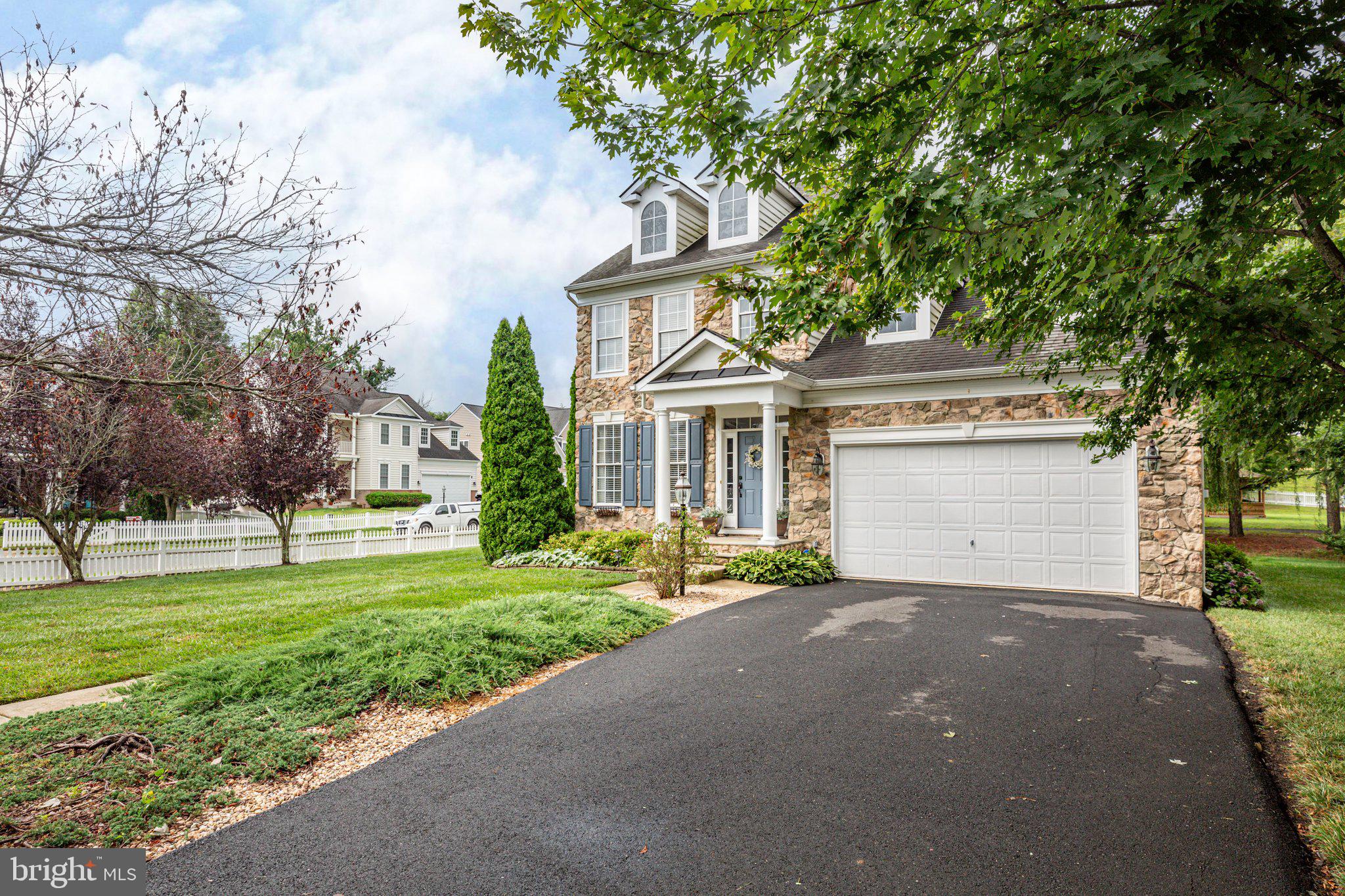 CLAIBORNE MANOR - Residential