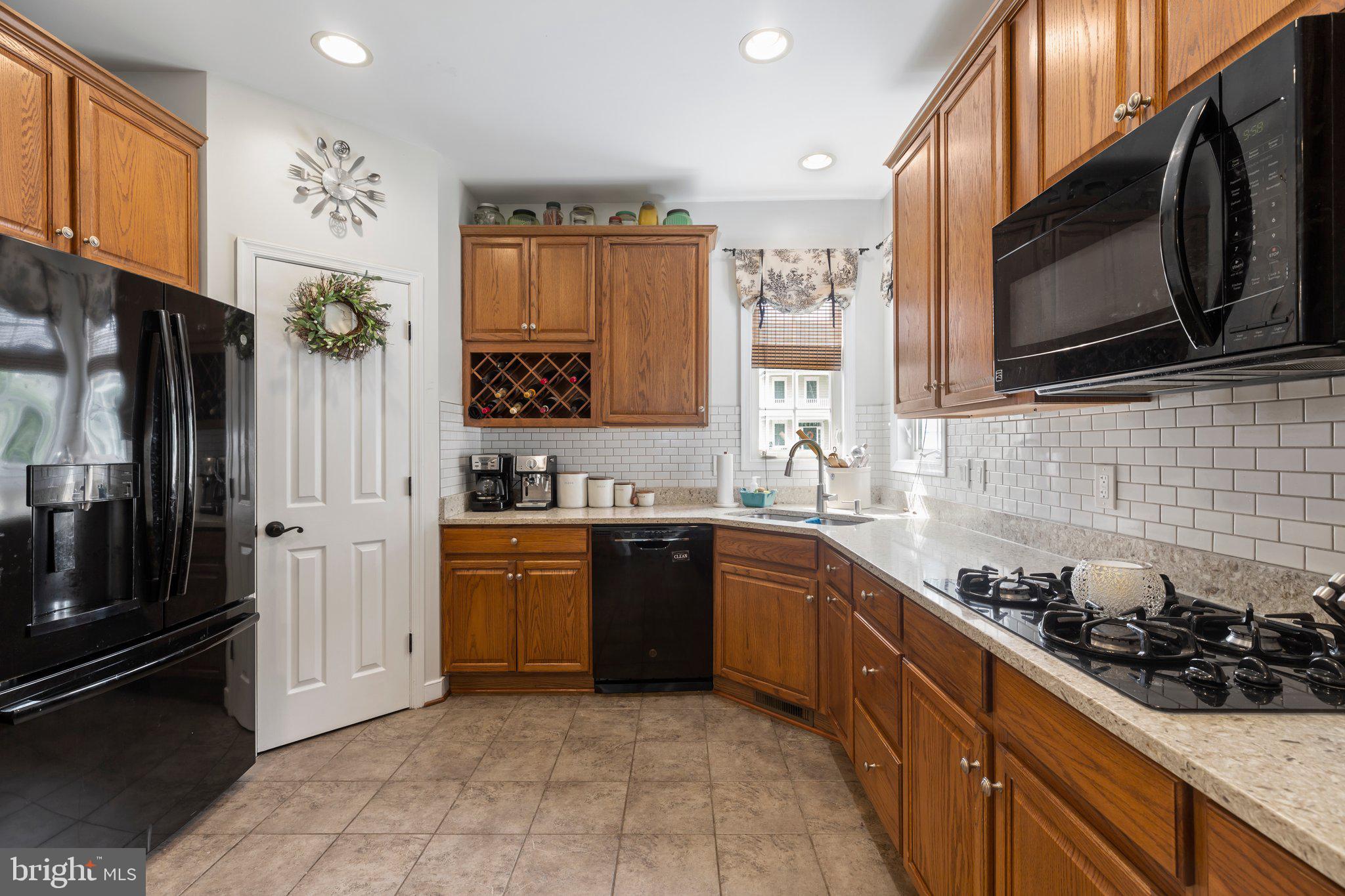 CLAIBORNE MANOR - Residential