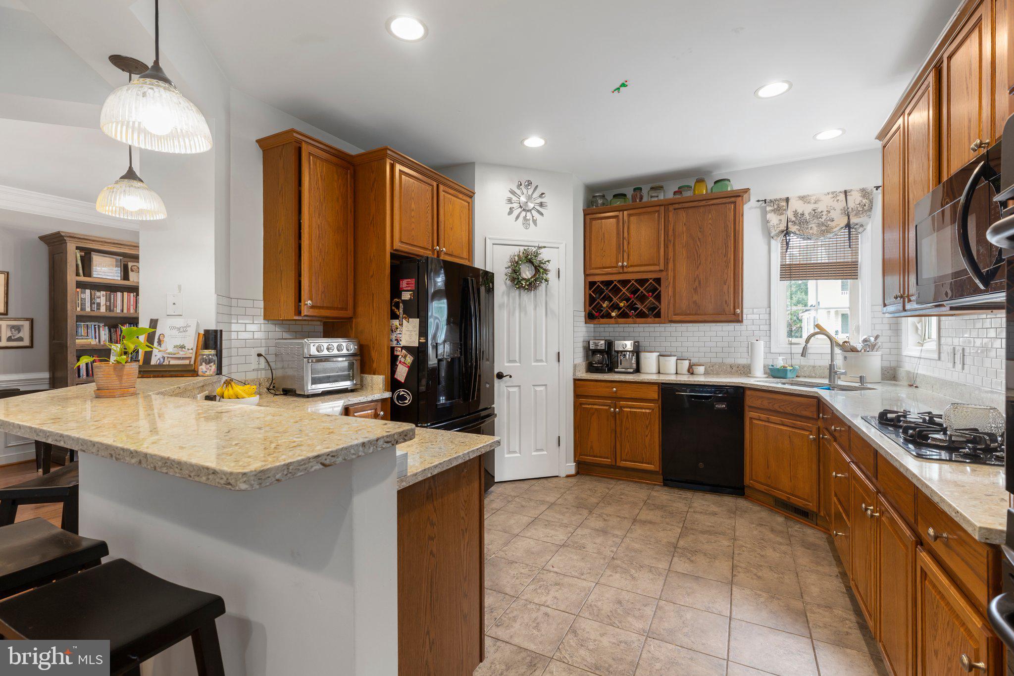 CLAIBORNE MANOR - Residential