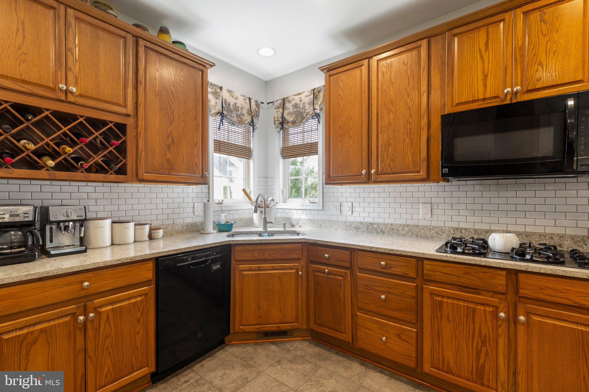 CLAIBORNE MANOR - Residential