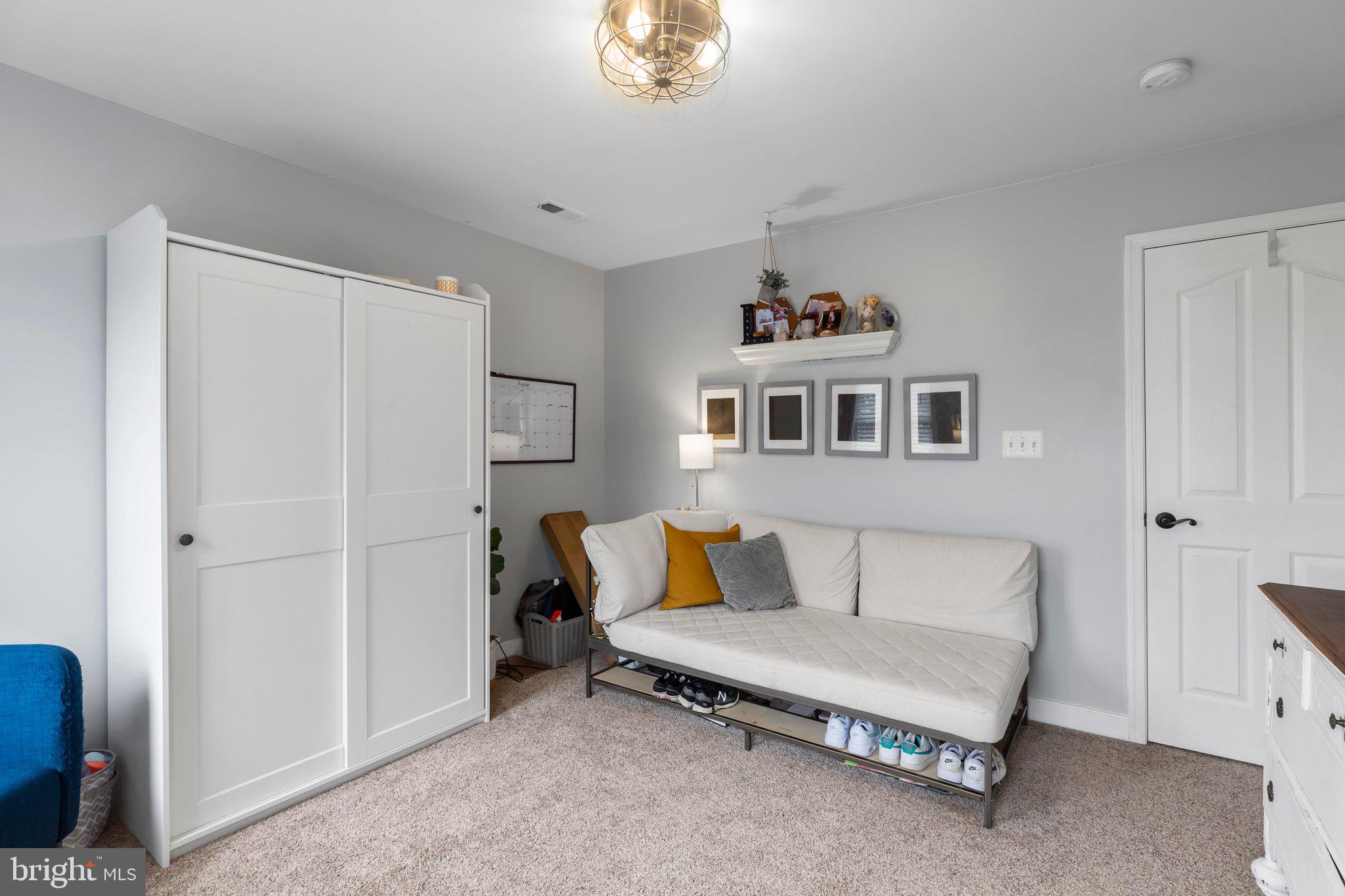 CLAIBORNE MANOR - Residential