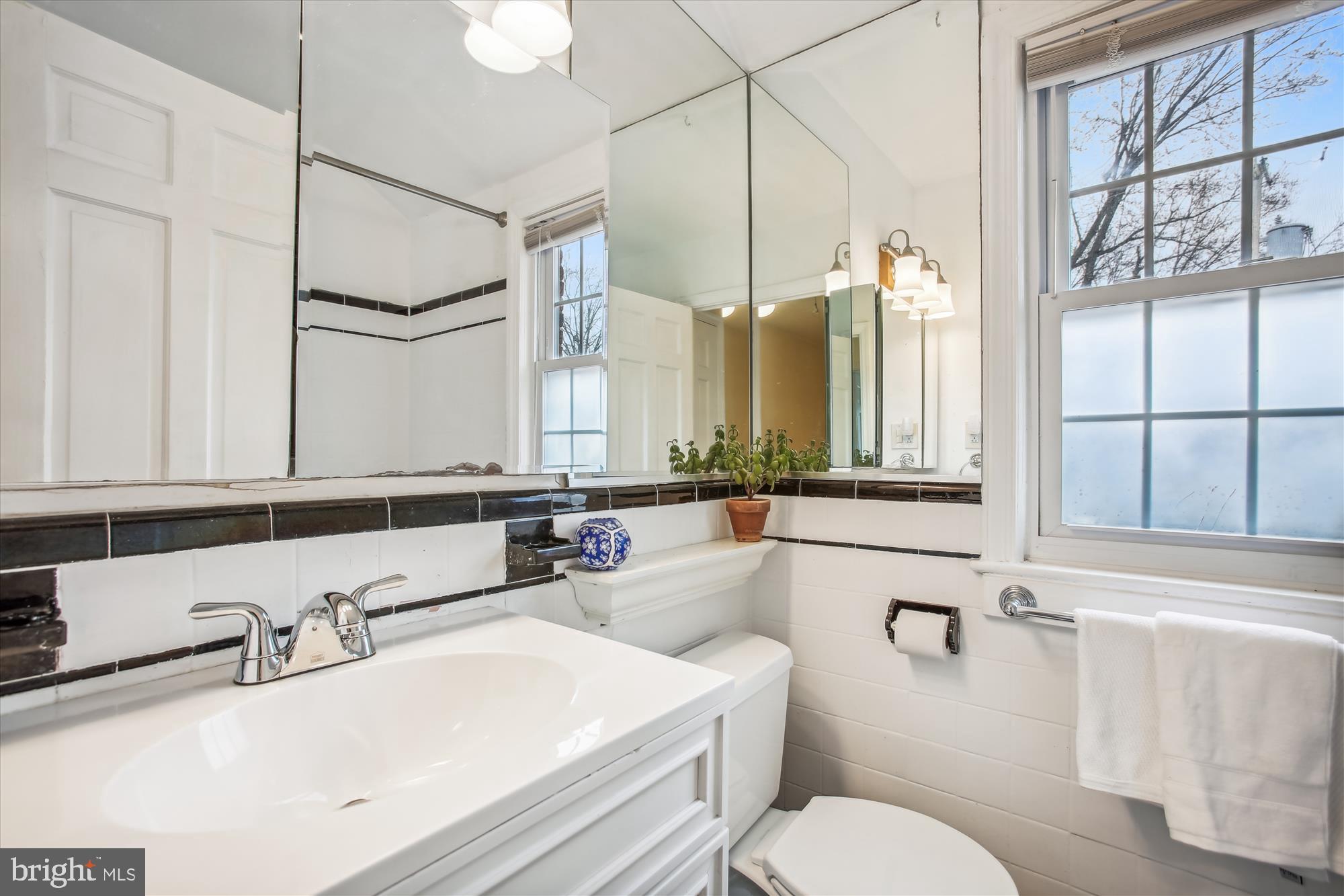 JEFFERSON MANOR - Residential