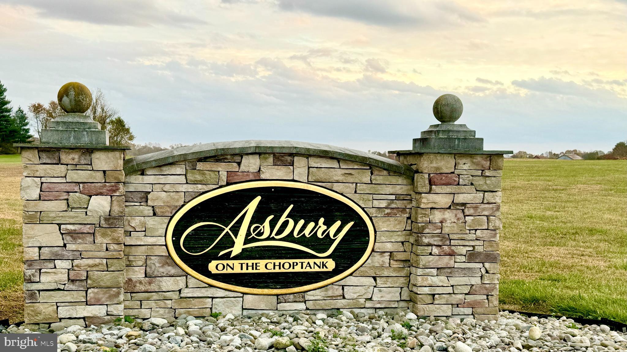 ASBURY - Land