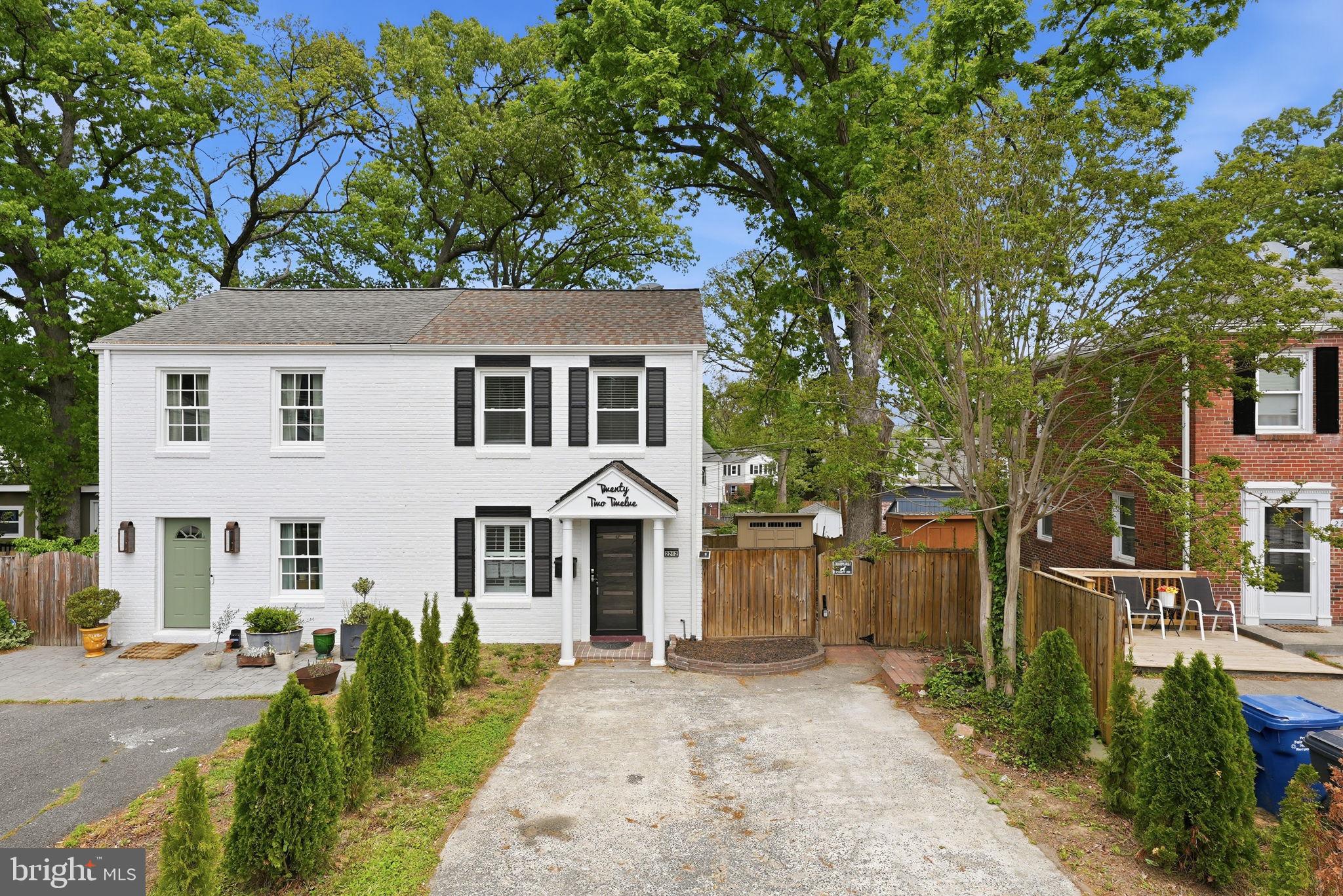 2212 HUNTINGTON AVENUE