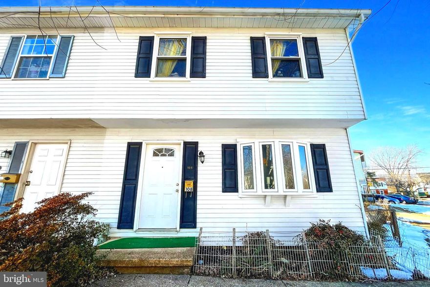 Great location! Sweet, cozy, and lovely  semi-detached home. 3 bedroom, 1 1/2  baths and semi finished basement. The house is ready for your personal touch! NEW ROOF 2023. Close to Truxtun Park and easy access to downtown Annapolis and US 50 /97 HWY. GREAT OPPORTUNITY! Bring your best offer.