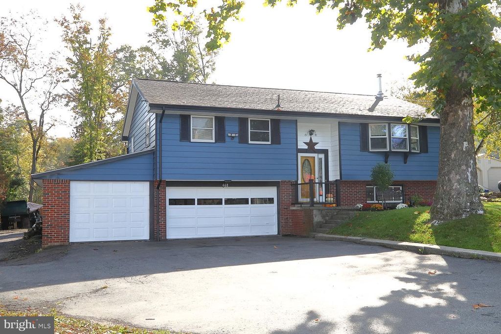 Photo of 668 Reinholds Road, Denver, PA 17517 (MLS # PALA2041840)