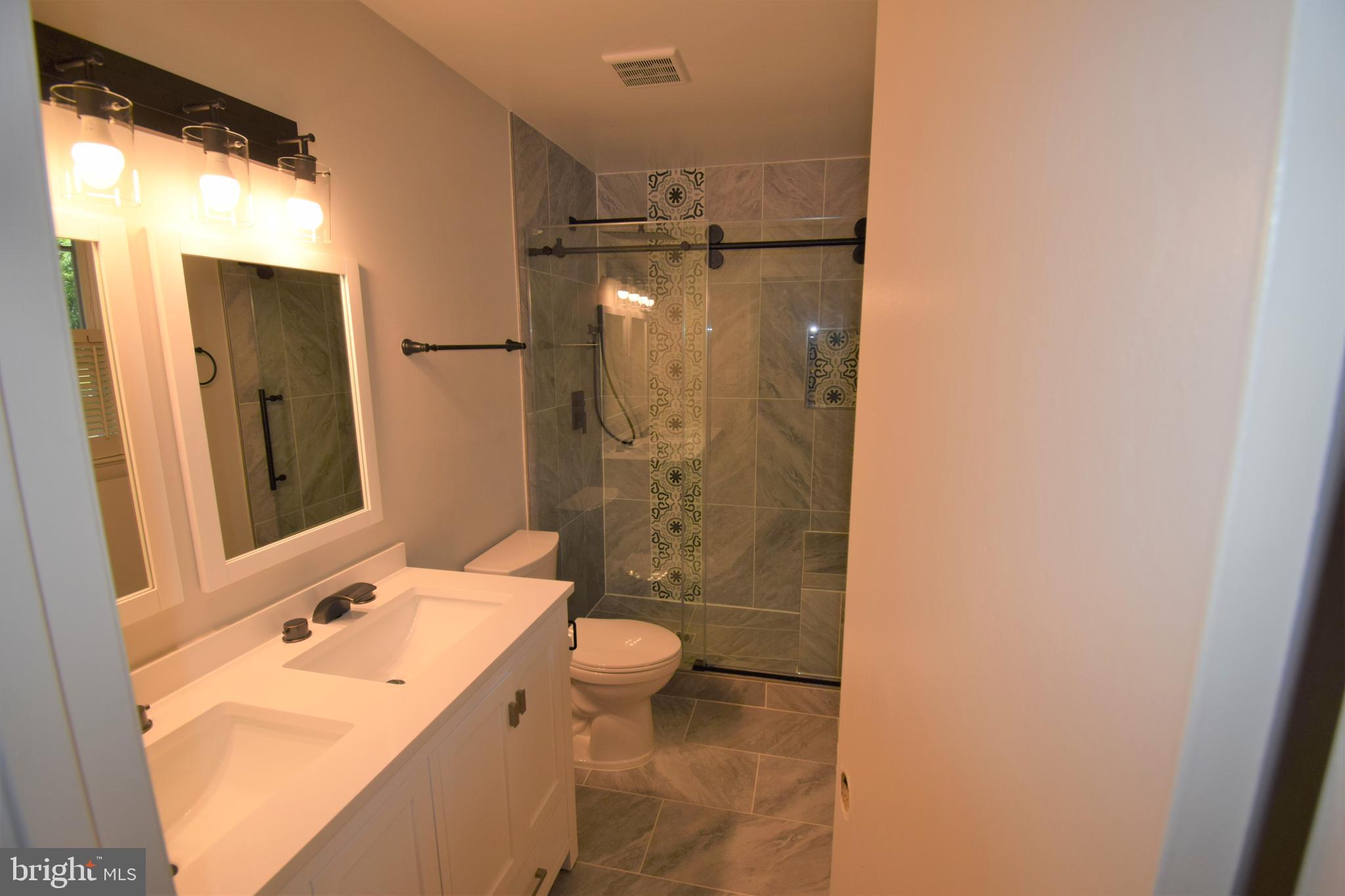 KERRYBROOKE - Residential Lease