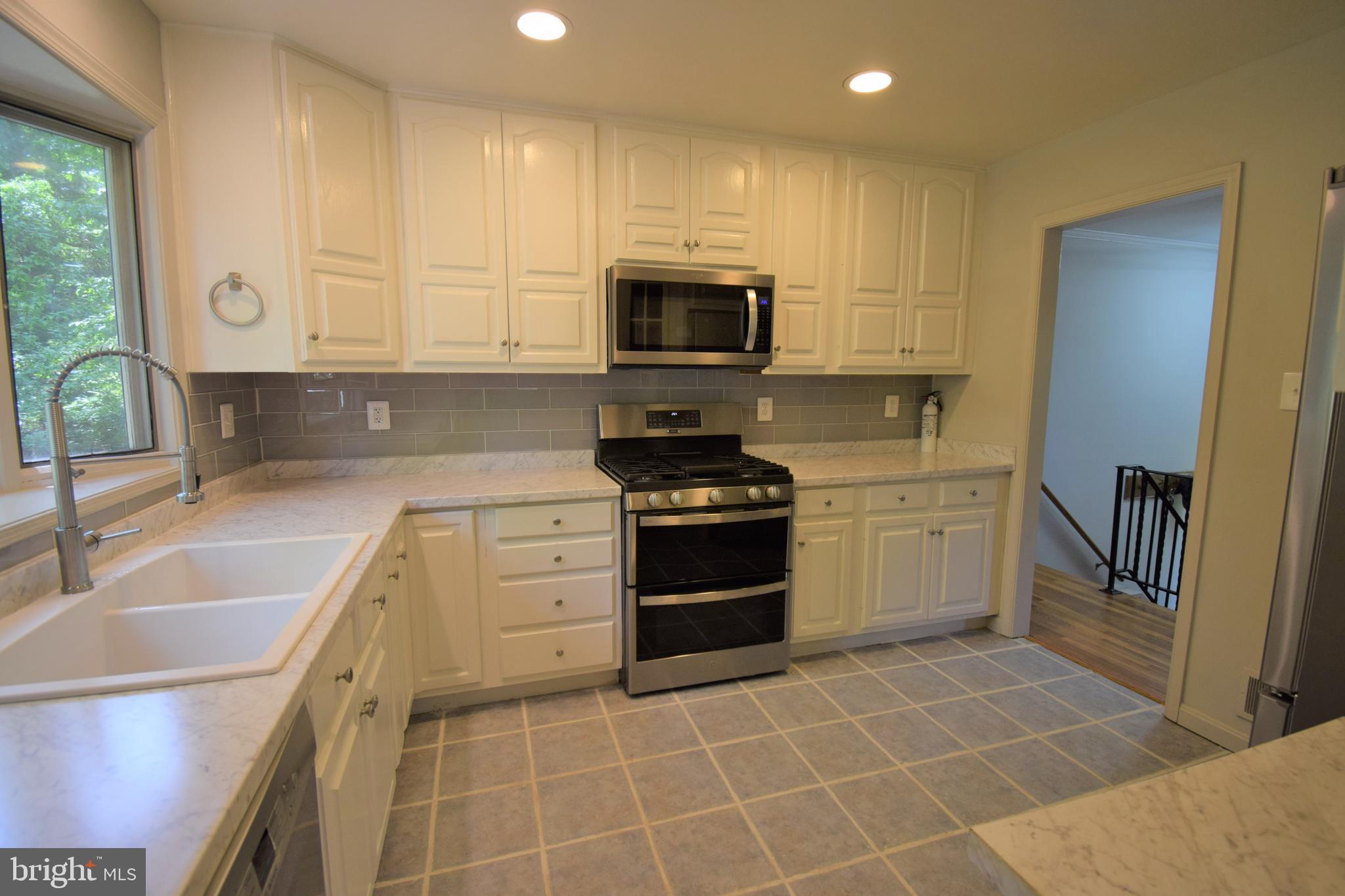 KERRYBROOKE - Residential Lease