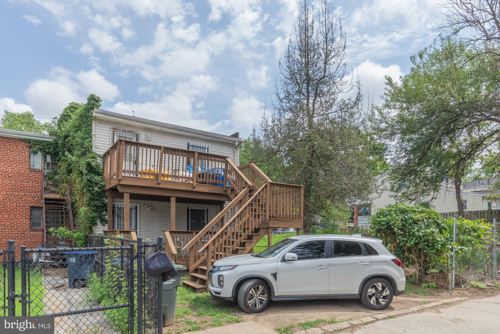 4229 DIX STREET NE