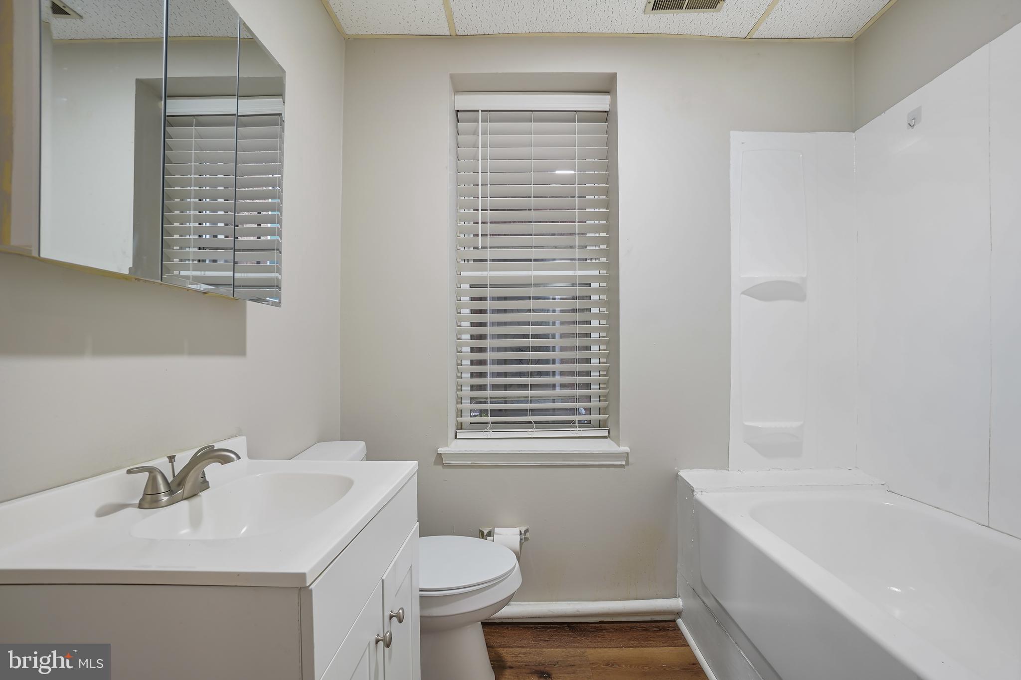 CHARLES VILLAGE - Residential Lease