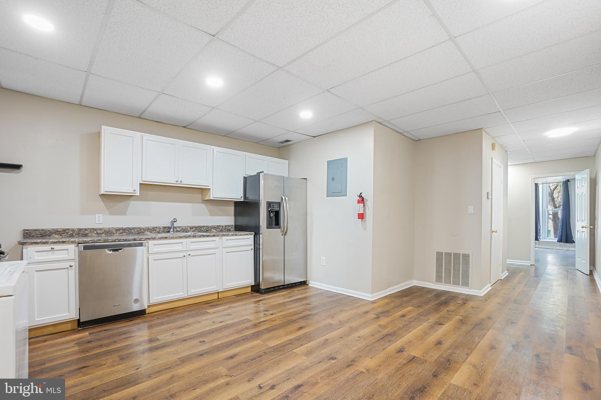 CHARLES VILLAGE - Residential Lease