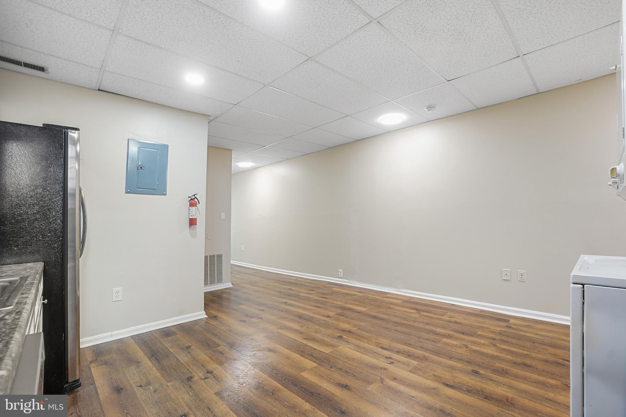 CHARLES VILLAGE - Residential Lease