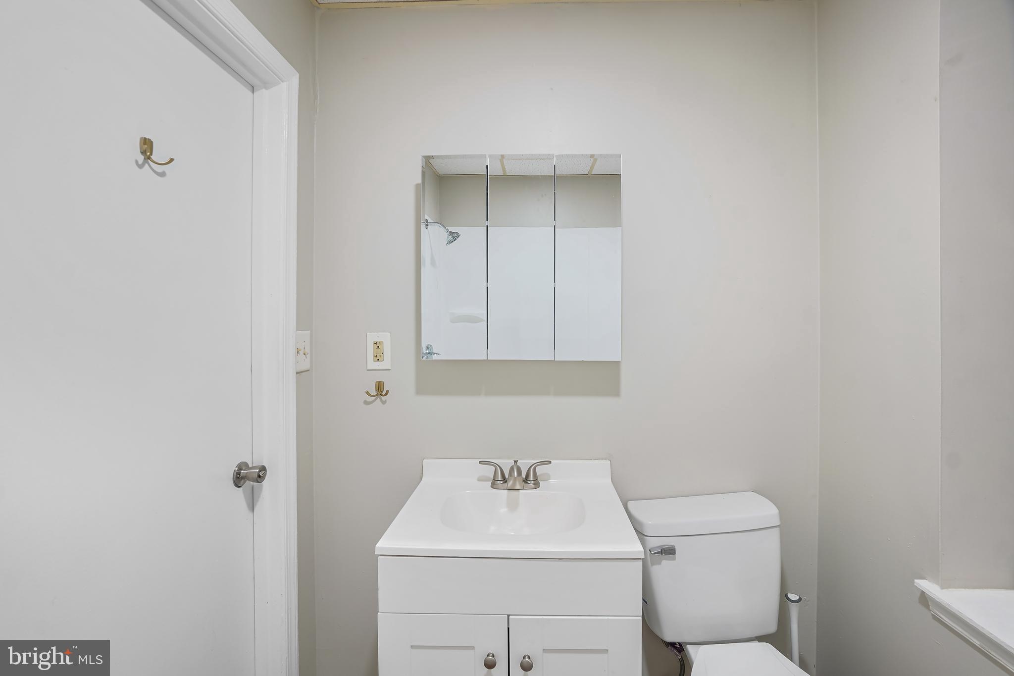 CHARLES VILLAGE - Residential Lease
