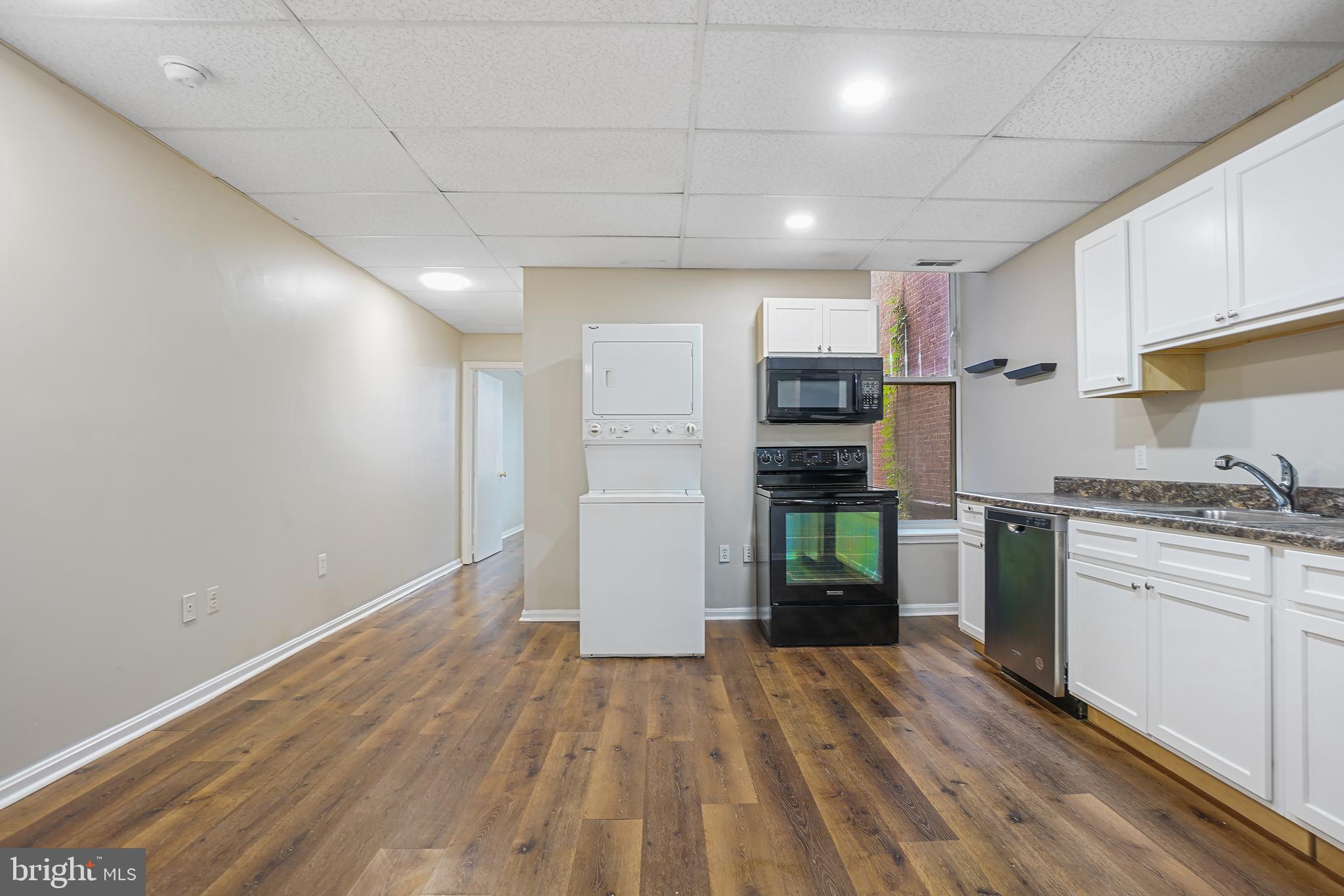 CHARLES VILLAGE - Residential Lease
