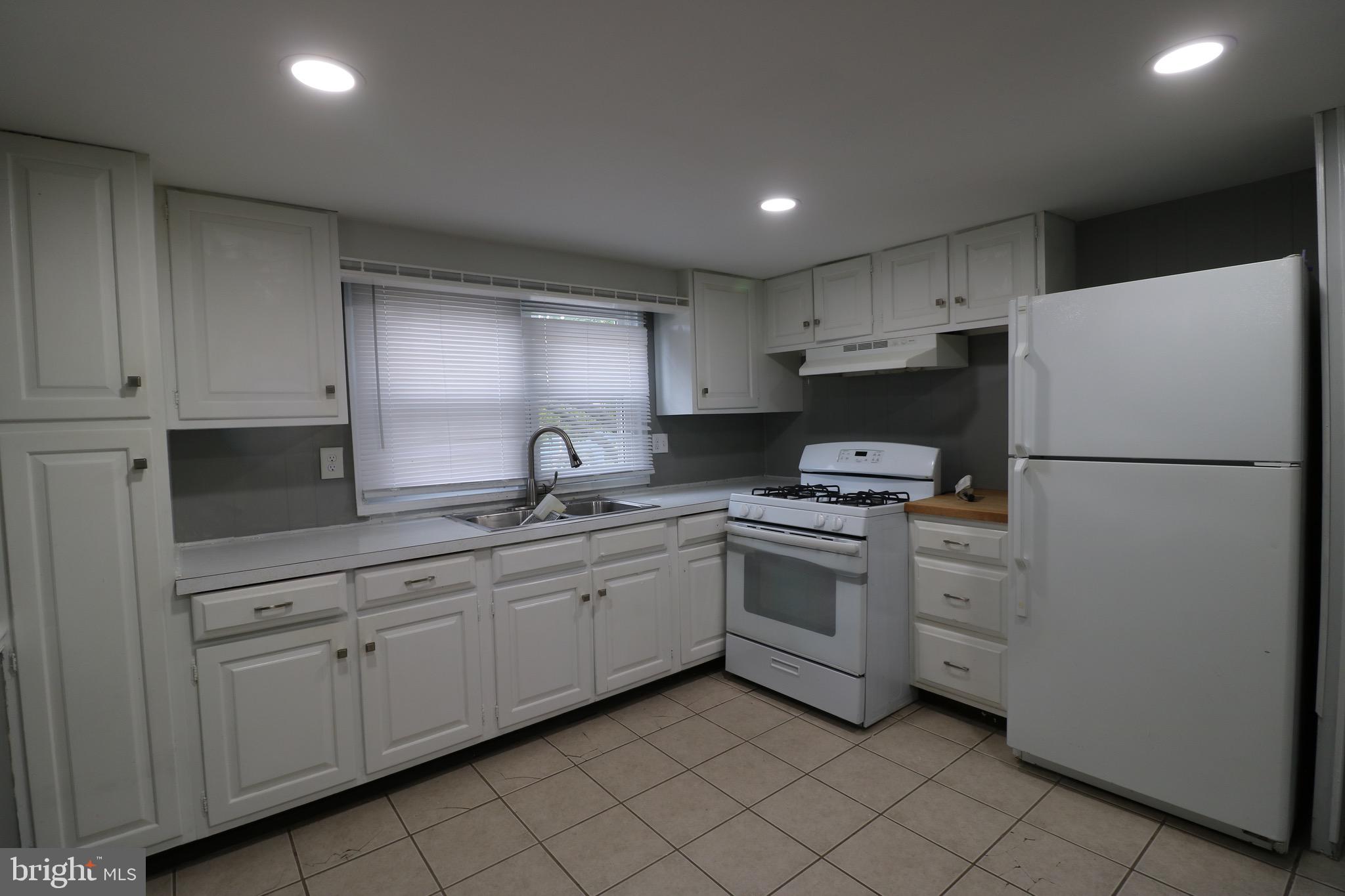 MIDDLE RIVER - Residential