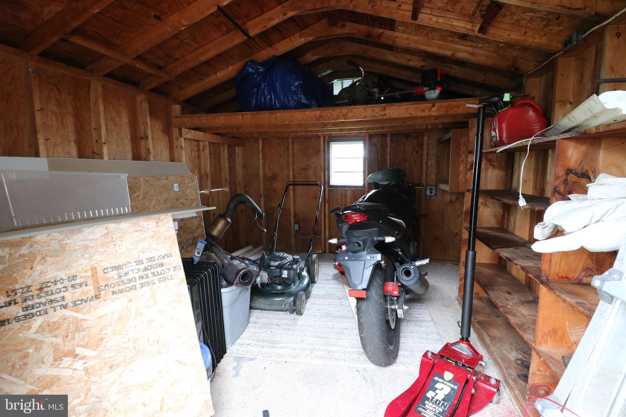 MIDDLE RIVER - Residential