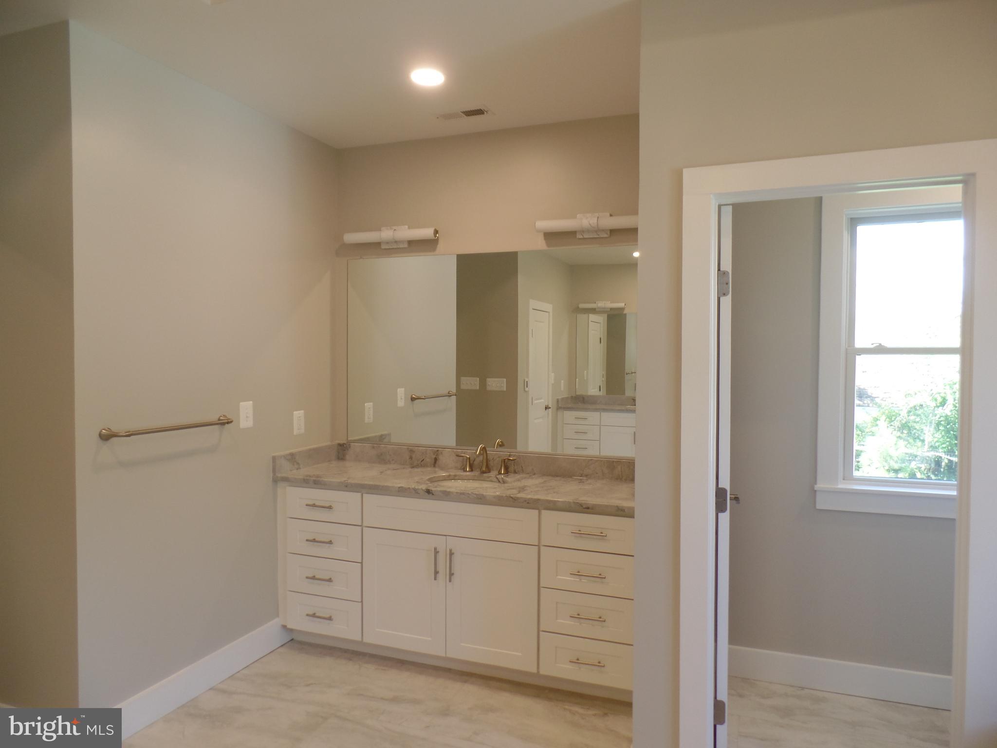 PIMMIT HILLS - Residential