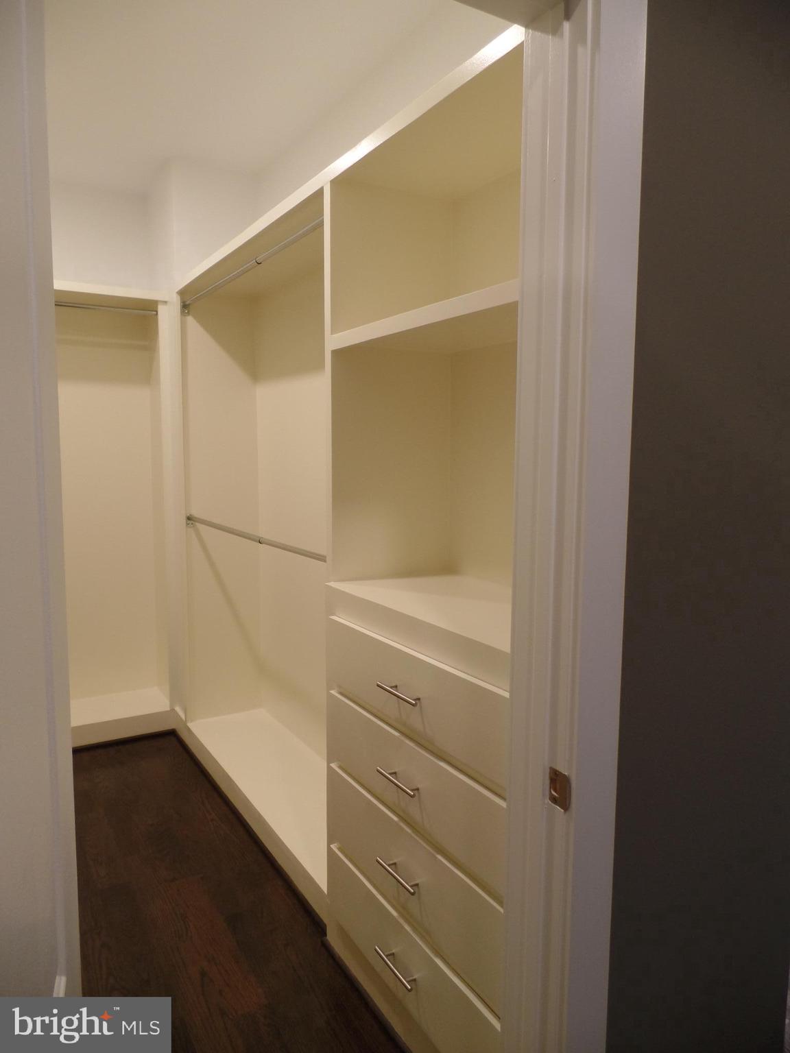 PIMMIT HILLS - Residential