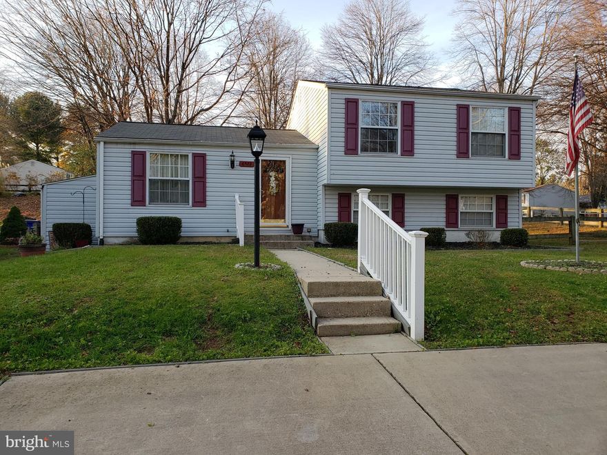 3 BEDROOM 1.5 BATH SPLIT LEVEL NOW AVAILABLE IN SOUGHT AFTER HOWARD COUNTY! UPDATED KITCHEN W/ GRANITE COUNTERTOPS. LARGE FAMILY ROOM W/ ROOM FOR 1 BEDROOM, BUILT IN SHELVES. ENJOY OUTBACK ON REFINISHED DECK  WITH MATURE TREES, 1 YEAR OLD ROOF, NEWER HVAC , SEPARATE STORAGE SHED