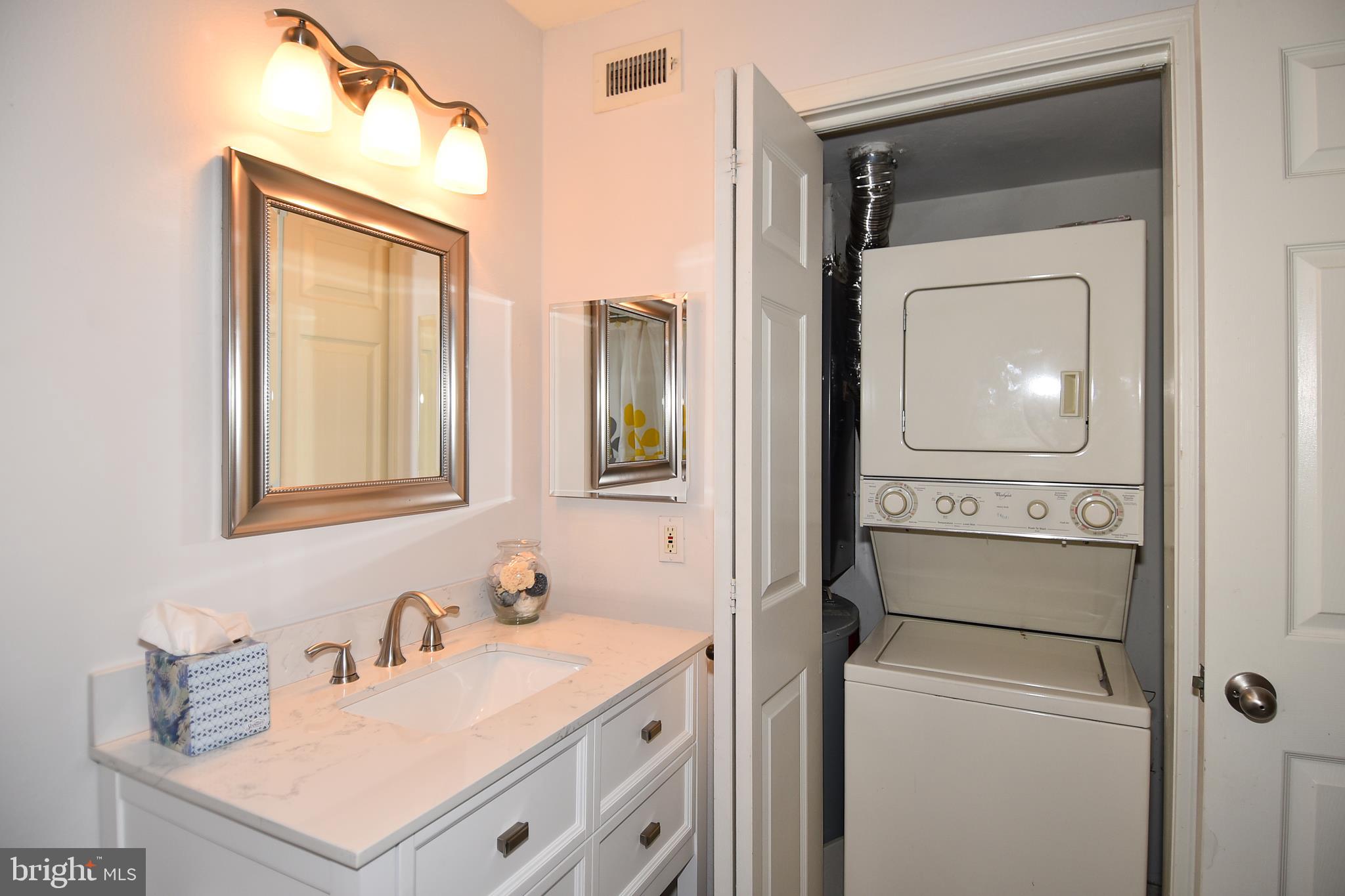 POINTE AT PARK CENTER - Residential