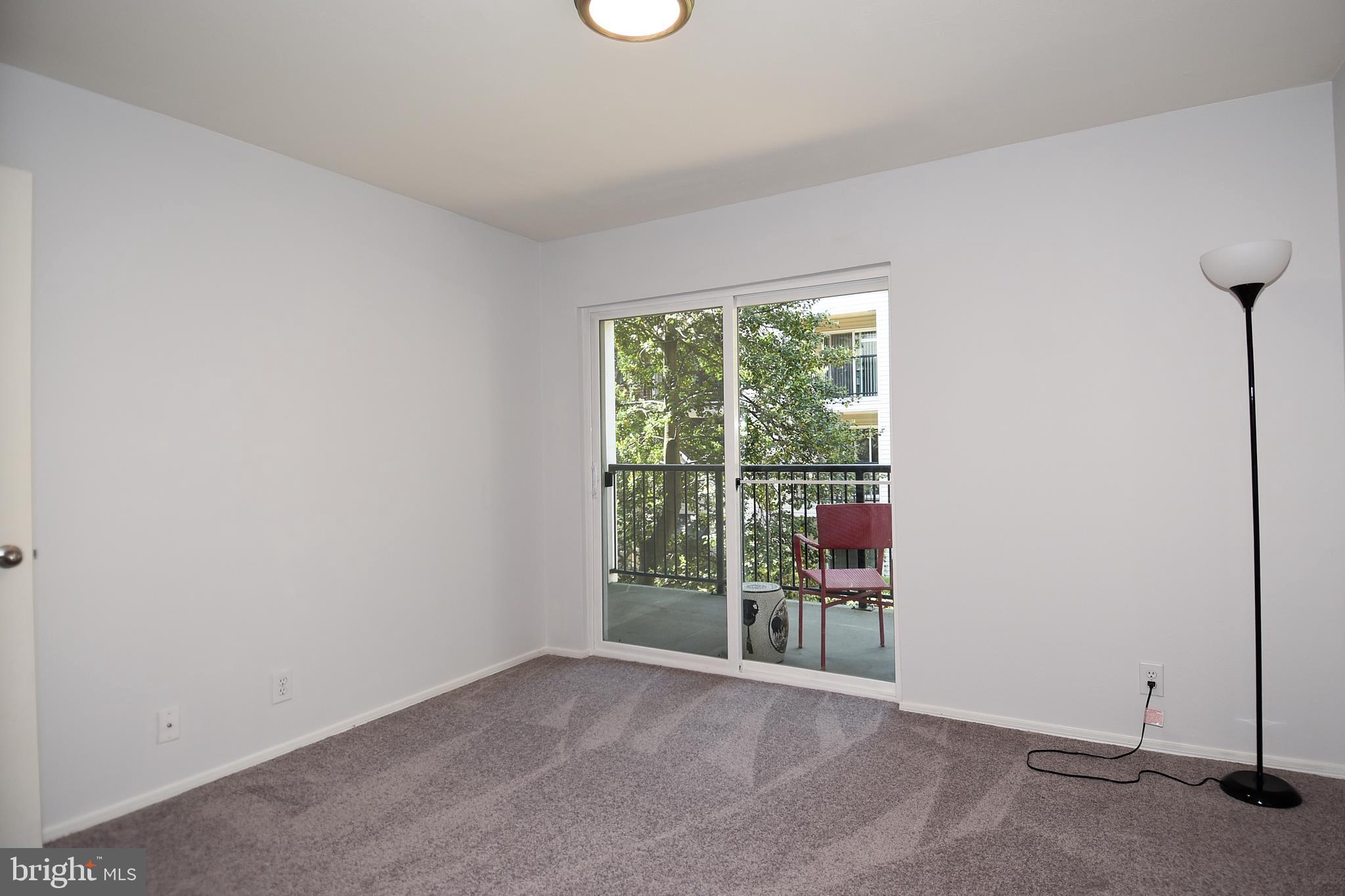 POINTE AT PARK CENTER - Residential