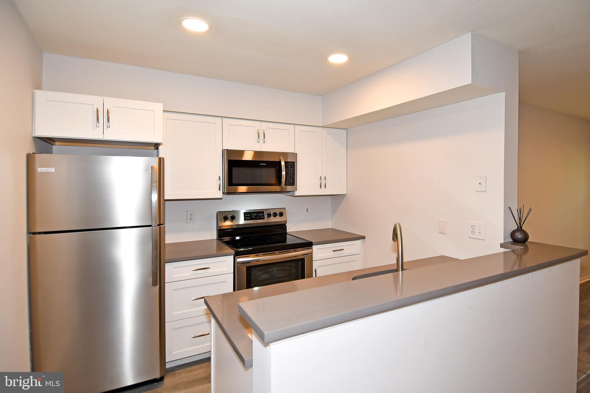 POINTE AT PARK CENTER - Residential